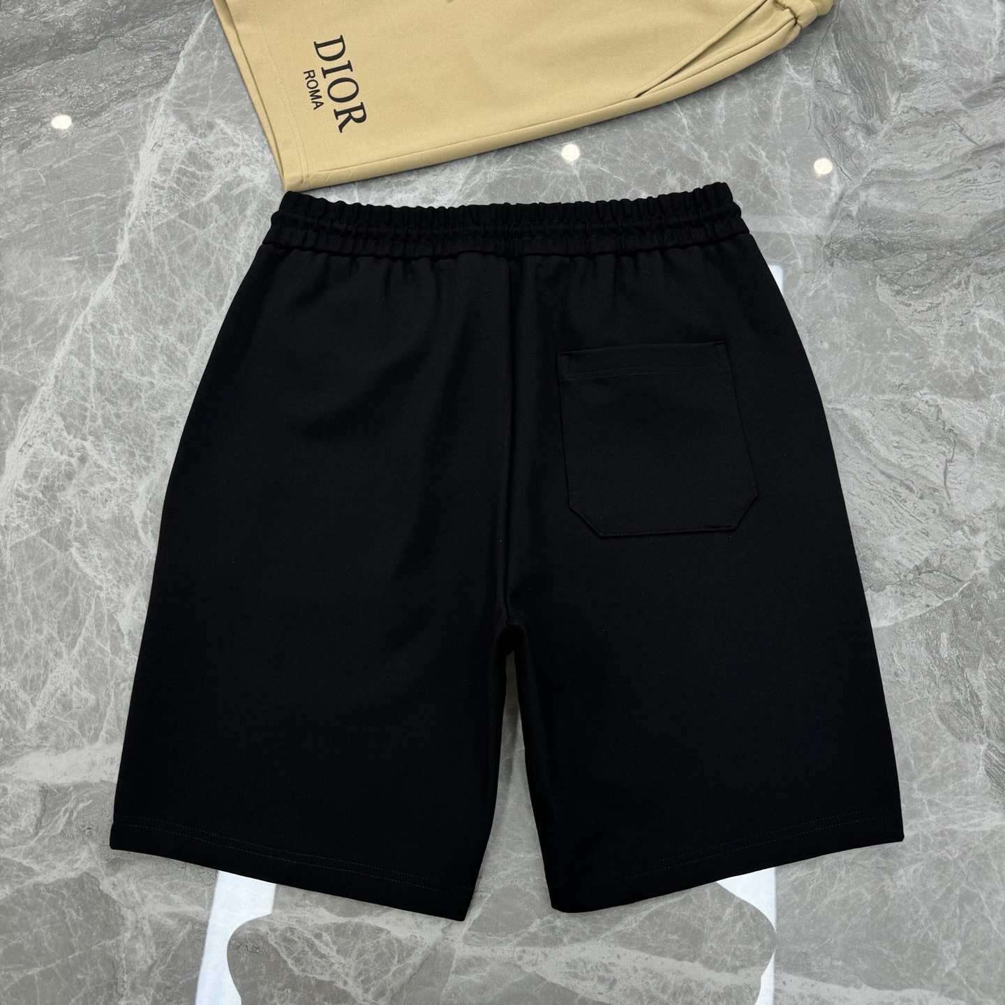 Dio*r迪-奥25s新款五分短裤.经典品牌字母基础款烫画设计.定制高端锦棉面料.面料品质高级舒适.质感