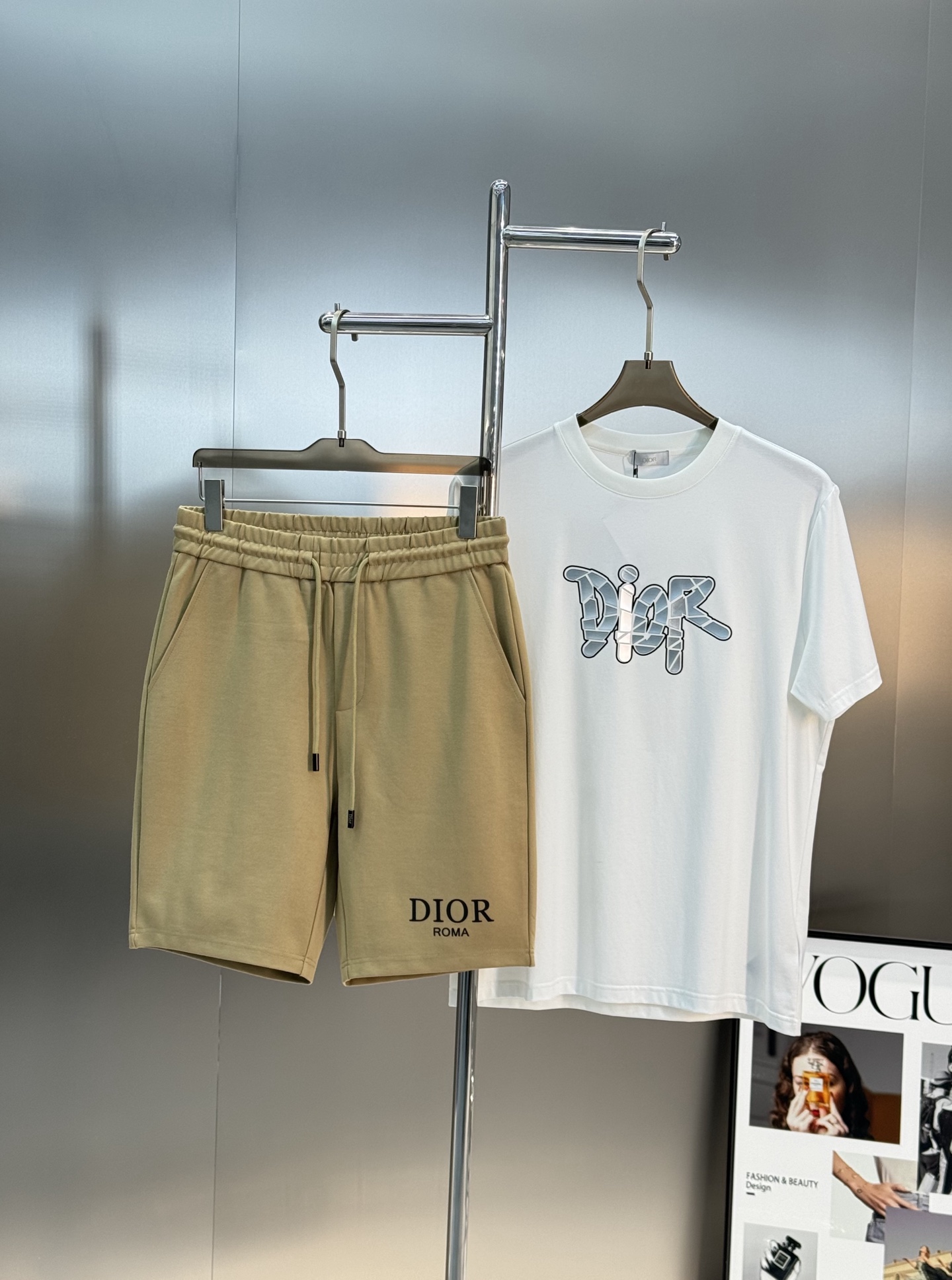 Dio*r迪-奥25s新款五分短裤.经典品牌字母基础款烫画设计.定制高端锦棉面料.面料品质高级舒适.质感