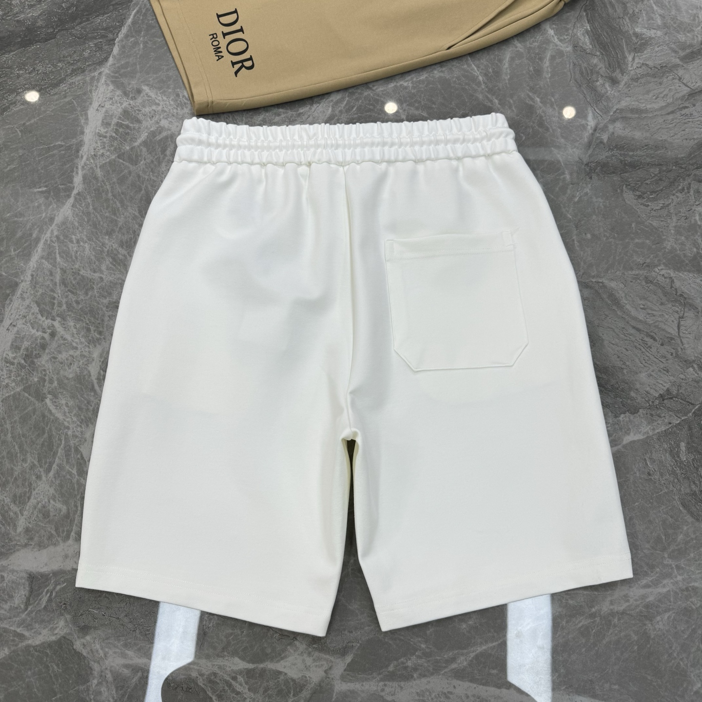 Dio*r迪-奥25s新款五分短裤.经典品牌字母基础款烫画设计.定制高端锦棉面料.面料品质高级舒适.质感