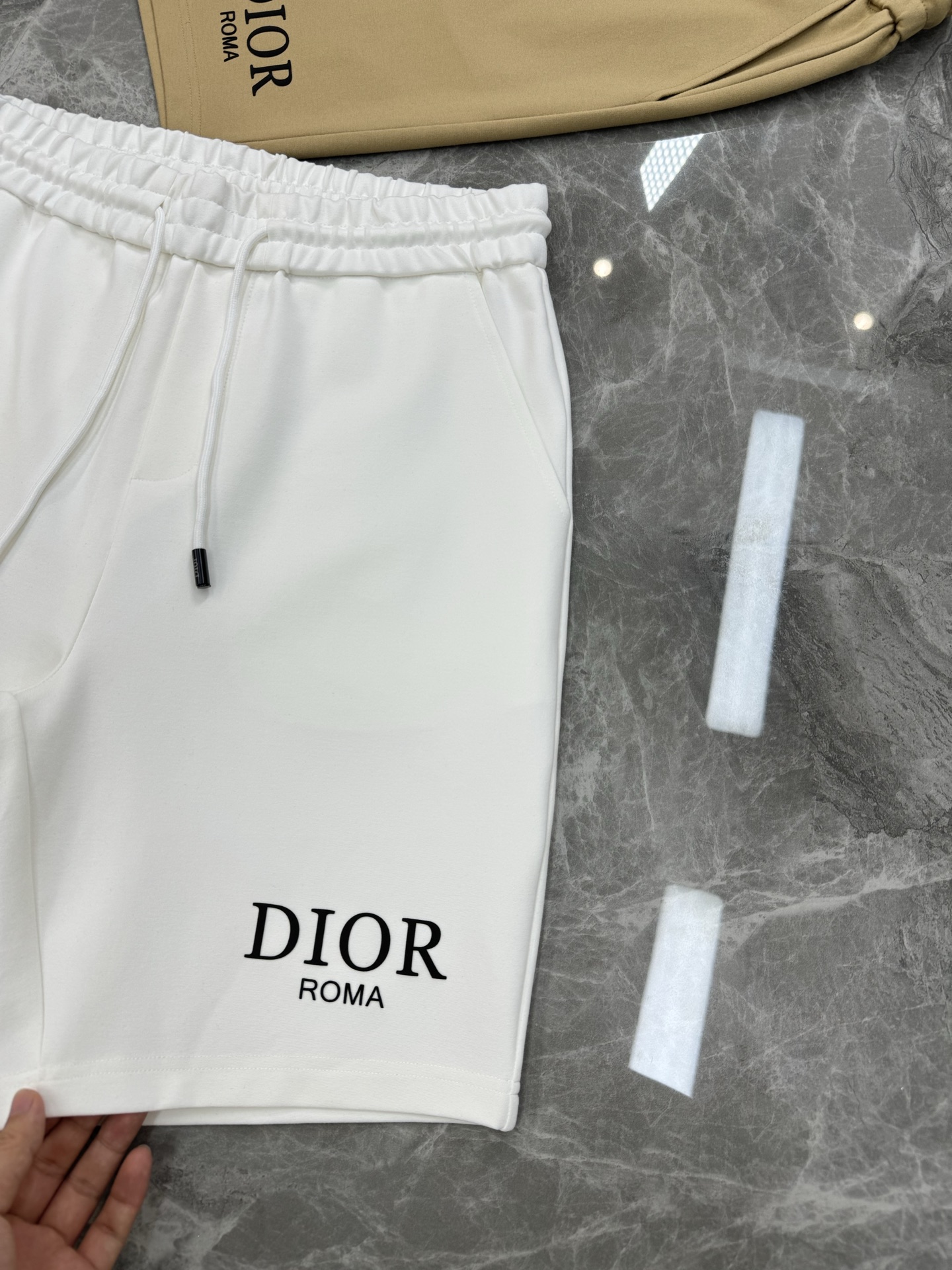 Dio*r迪-奥25s新款五分短裤.经典品牌字母基础款烫画设计.定制高端锦棉面料.面料品质高级舒适.质感