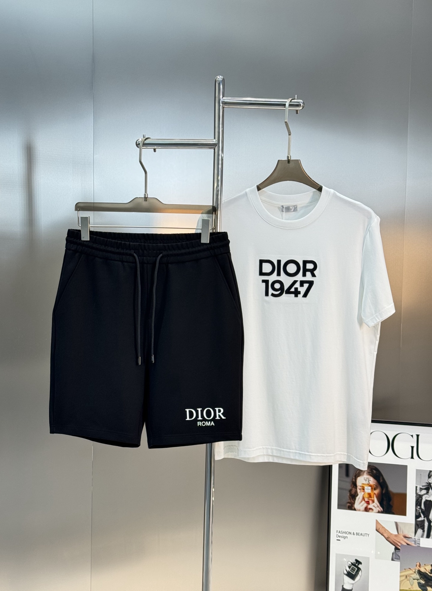 Dio*r迪-奥25s新款五分短裤.经典品牌字母基础款烫画设计.定制高端锦棉面料.面料品质高级舒适.质感