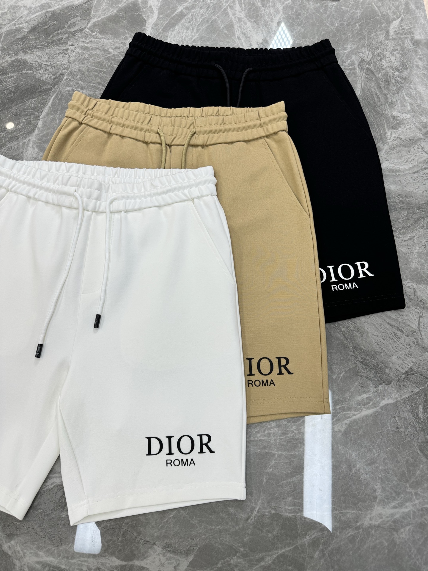 Dio*r迪-奥25s新款五分短裤.经典品牌字母基础款烫画设计.定制高端锦棉面料.面料品质高级舒适.质感