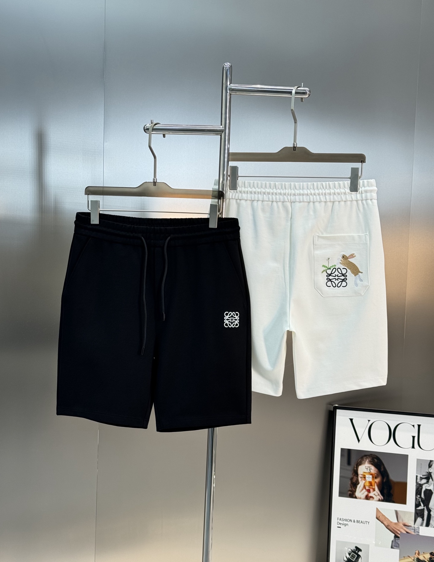 LOEWE罗意威25s夏季新款五分短裤！爆款推荐！完美3D刺绣品牌图形.后口袋刺绣🪡工艺.完美的丰富大家