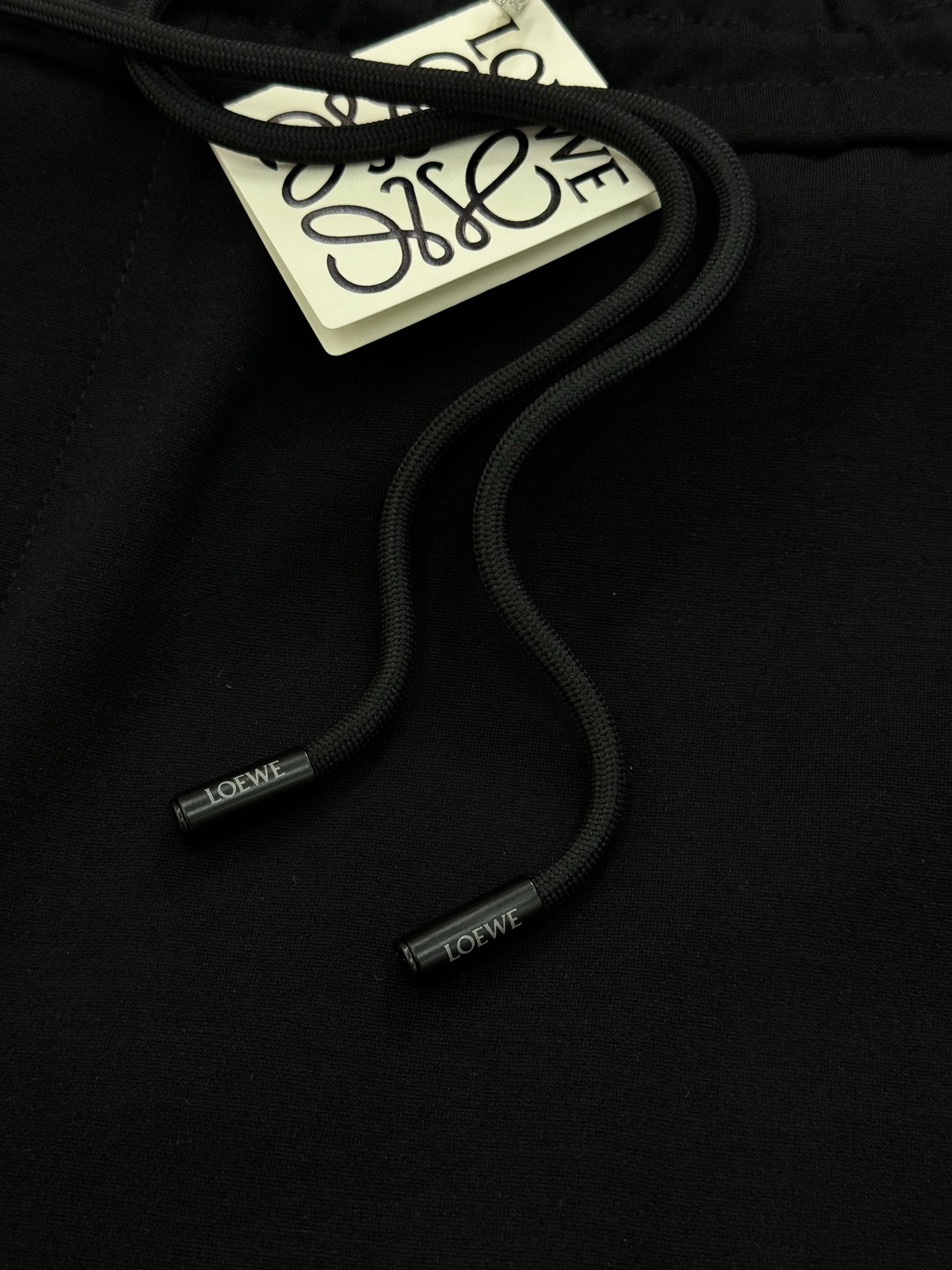 LOEWE罗意威25s夏季新款五分短裤！爆款推荐！完美3D刺绣品牌图形.后口袋刺绣🪡工艺.完美的丰富大家