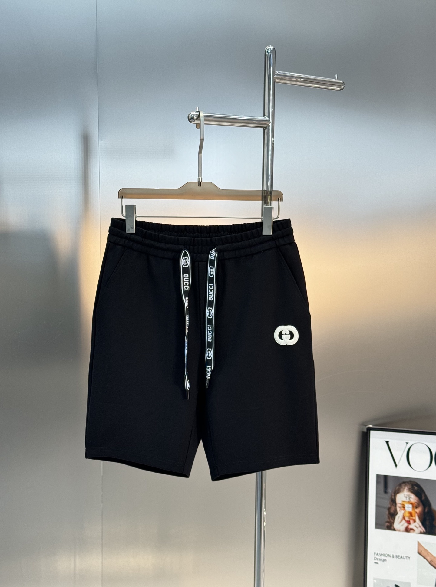 GUCC*25s潮牌五分短裤❤️男女同款！休闲运动风格.经典大牌新推系列将吊绳字母搭配图形巧妙融入运动装