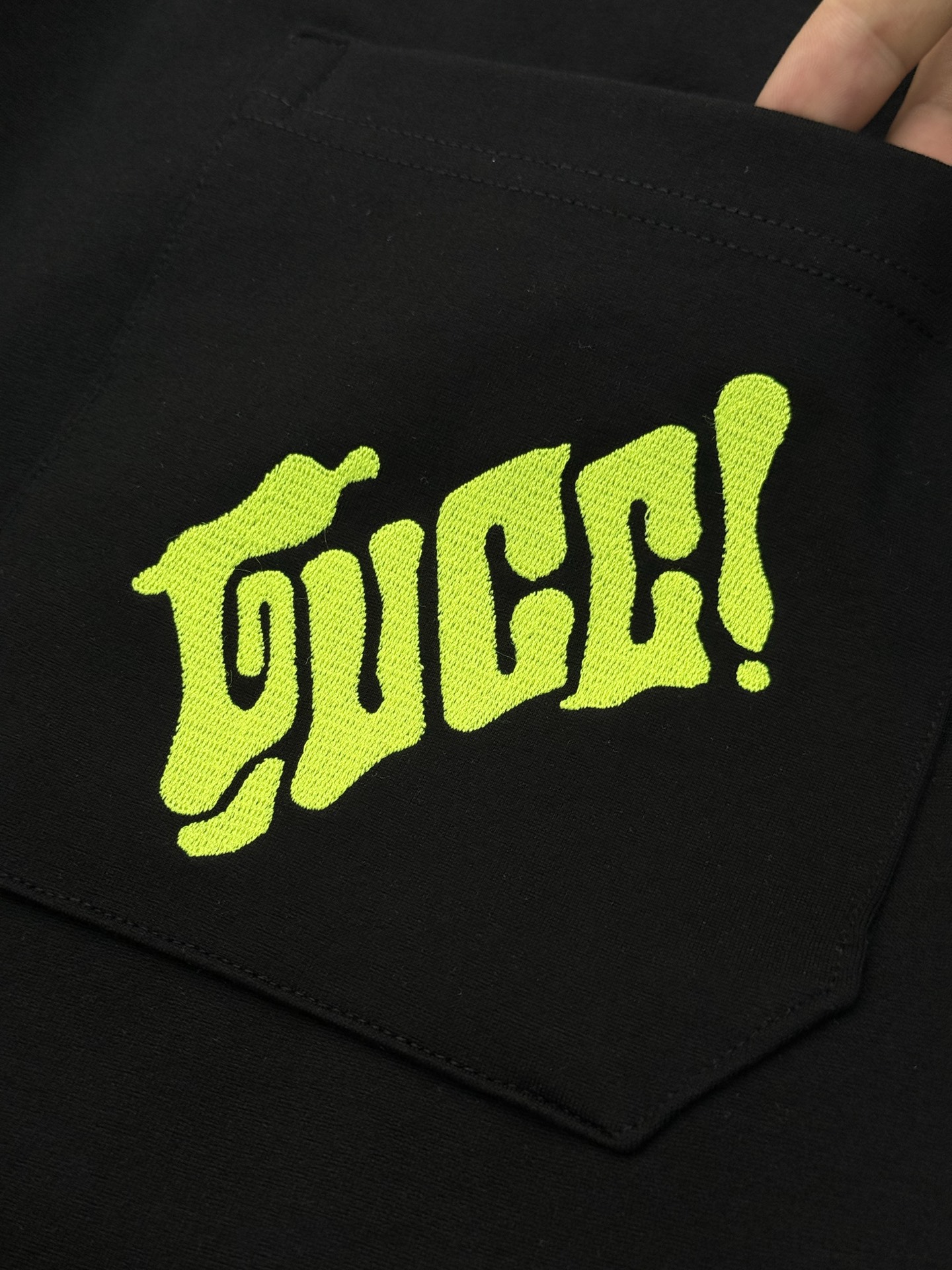 GUCC*25s潮牌五分短裤❤️男女同款！休闲运动风格.经典大牌新推系列将吊绳字母搭配图形巧妙融入运动装