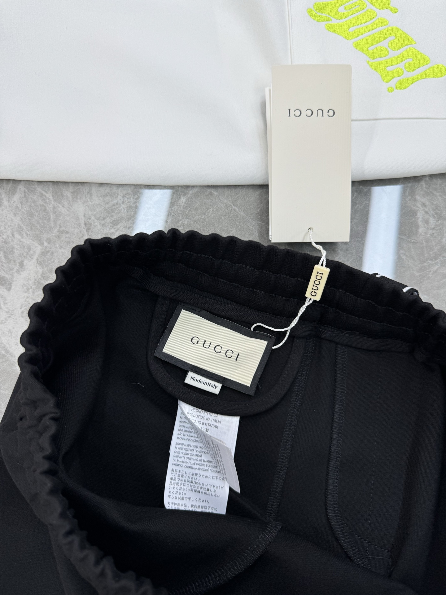 GUCC*25s潮牌五分短裤❤️男女同款！休闲运动风格.经典大牌新推系列将吊绳字母搭配图形巧妙融入运动装