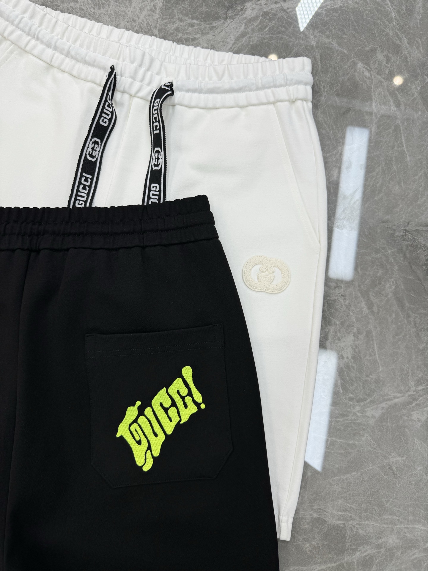 GUCC*25s潮牌五分短裤❤️男女同款！休闲运动风格.经典大牌新推系列将吊绳字母搭配图形巧妙融入运动装