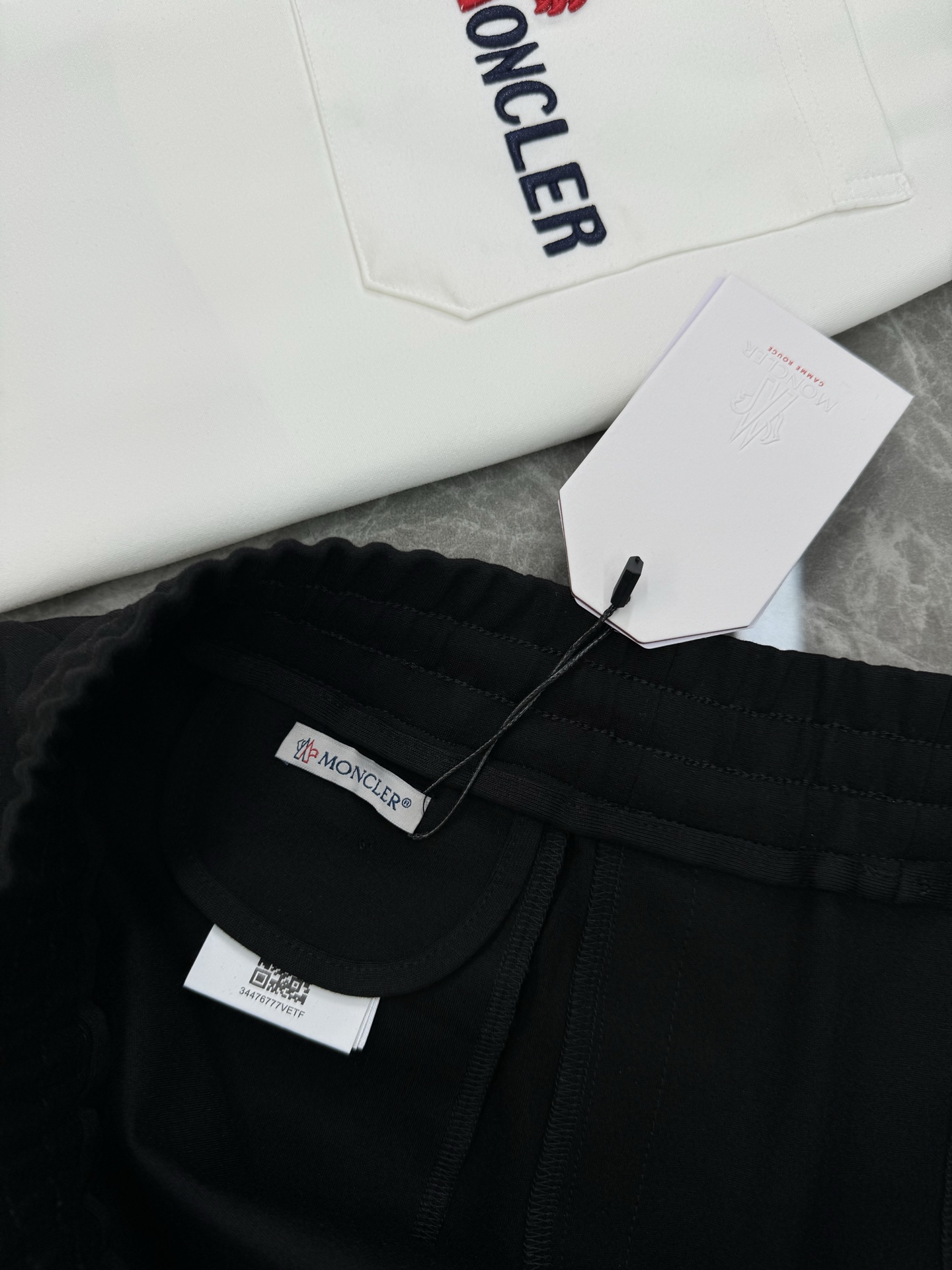 Moncler蒙口*25s潮牌五分短裤❤️男女同款！休闲运动风格.经典大牌新推系列将吊绳字母搭配图形巧妙