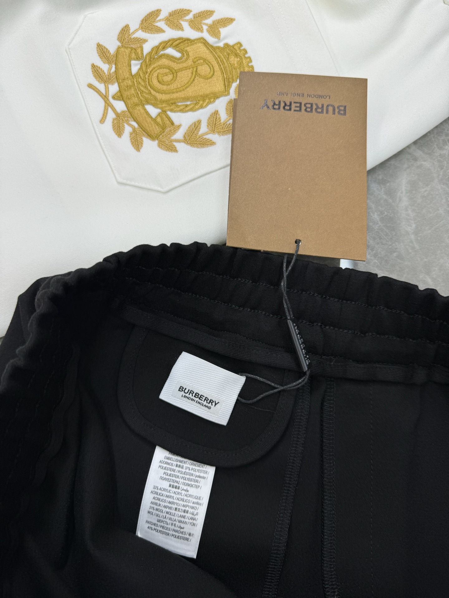 BBR*巴宝莉25S夏季新款运动休闲五分短裤🩳尊贵皇家新款推荐.口袋下方3D绣花.立体有型层次分明.后口