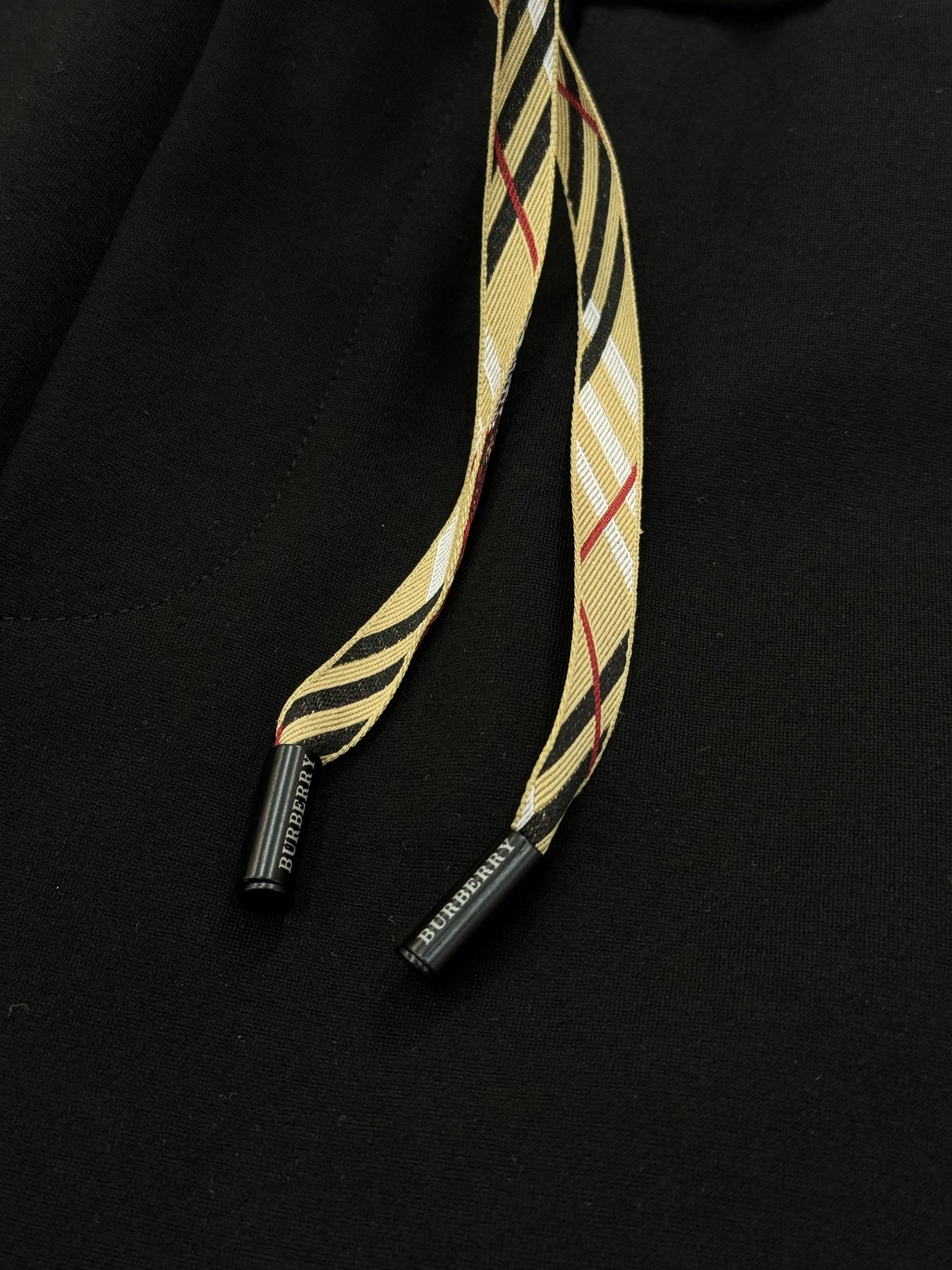 BBR*巴宝莉25S夏季新款运动休闲五分短裤🩳尊贵皇家新款推荐.口袋下方3D绣花.立体有型层次分明.后口