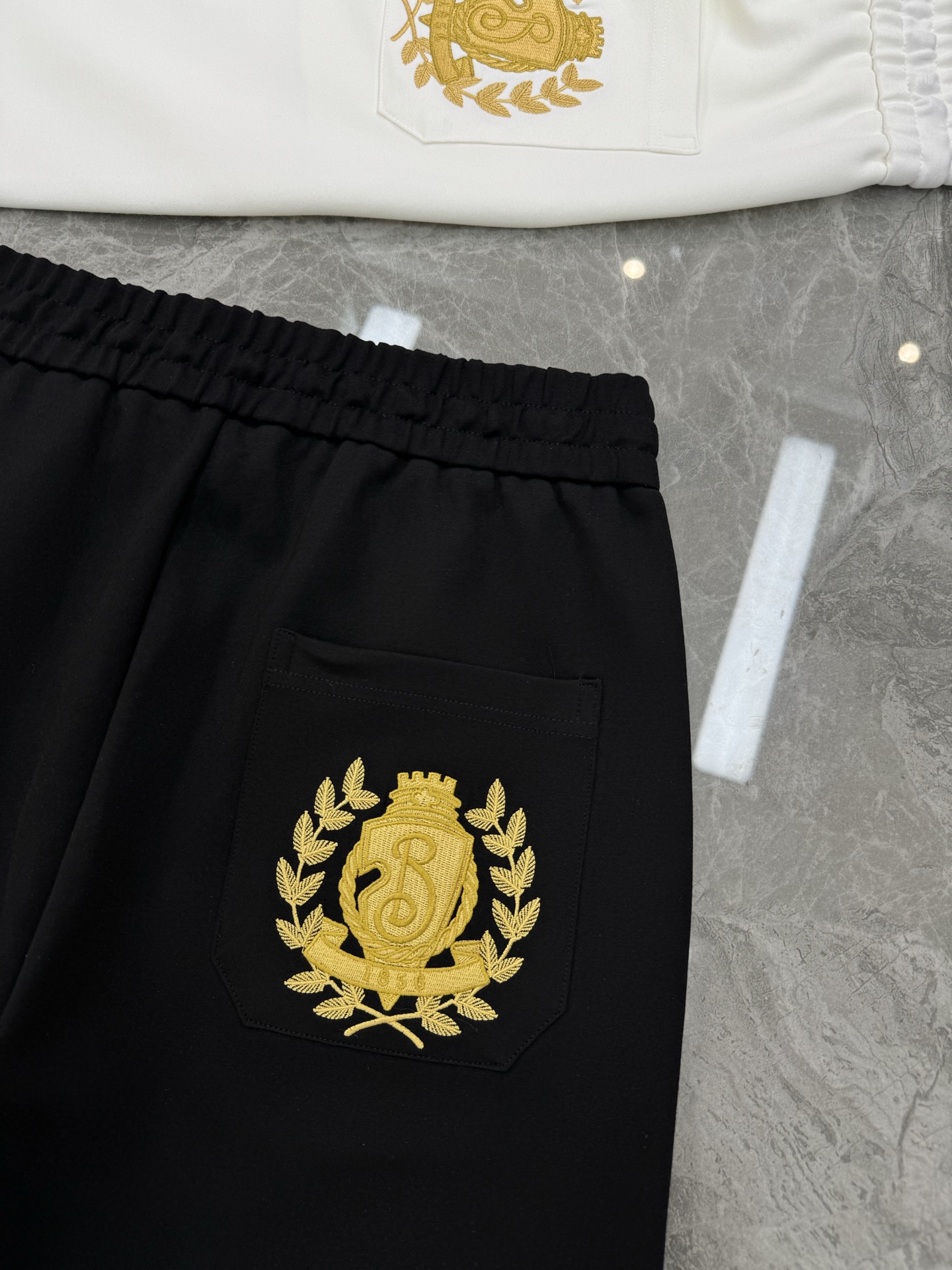 BBR*巴宝莉25S夏季新款运动休闲五分短裤🩳尊贵皇家新款推荐.口袋下方3D绣花.立体有型层次分明.后口