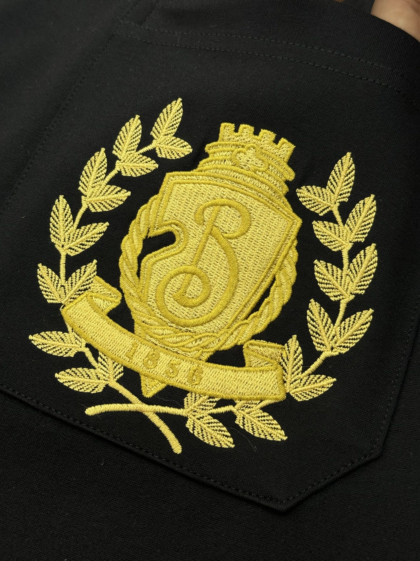 BBR*巴宝莉25S夏季新款运动休闲五分短裤🩳尊贵皇家新款推荐.口袋下方3D绣花.立体有型层次分明.后口