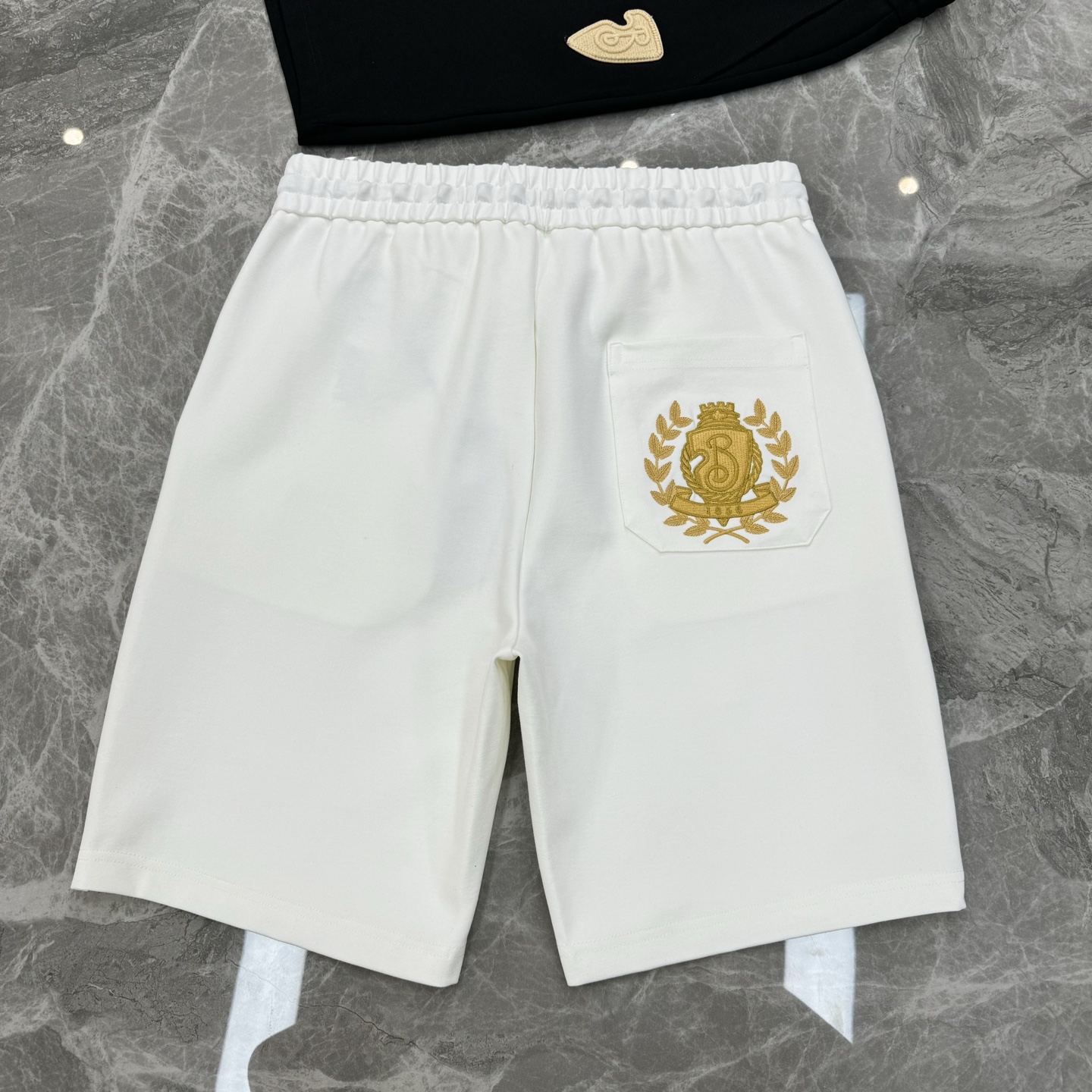 BBR*巴宝莉25S夏季新款运动休闲五分短裤🩳尊贵皇家新款推荐.口袋下方3D绣花.立体有型层次分明.后口