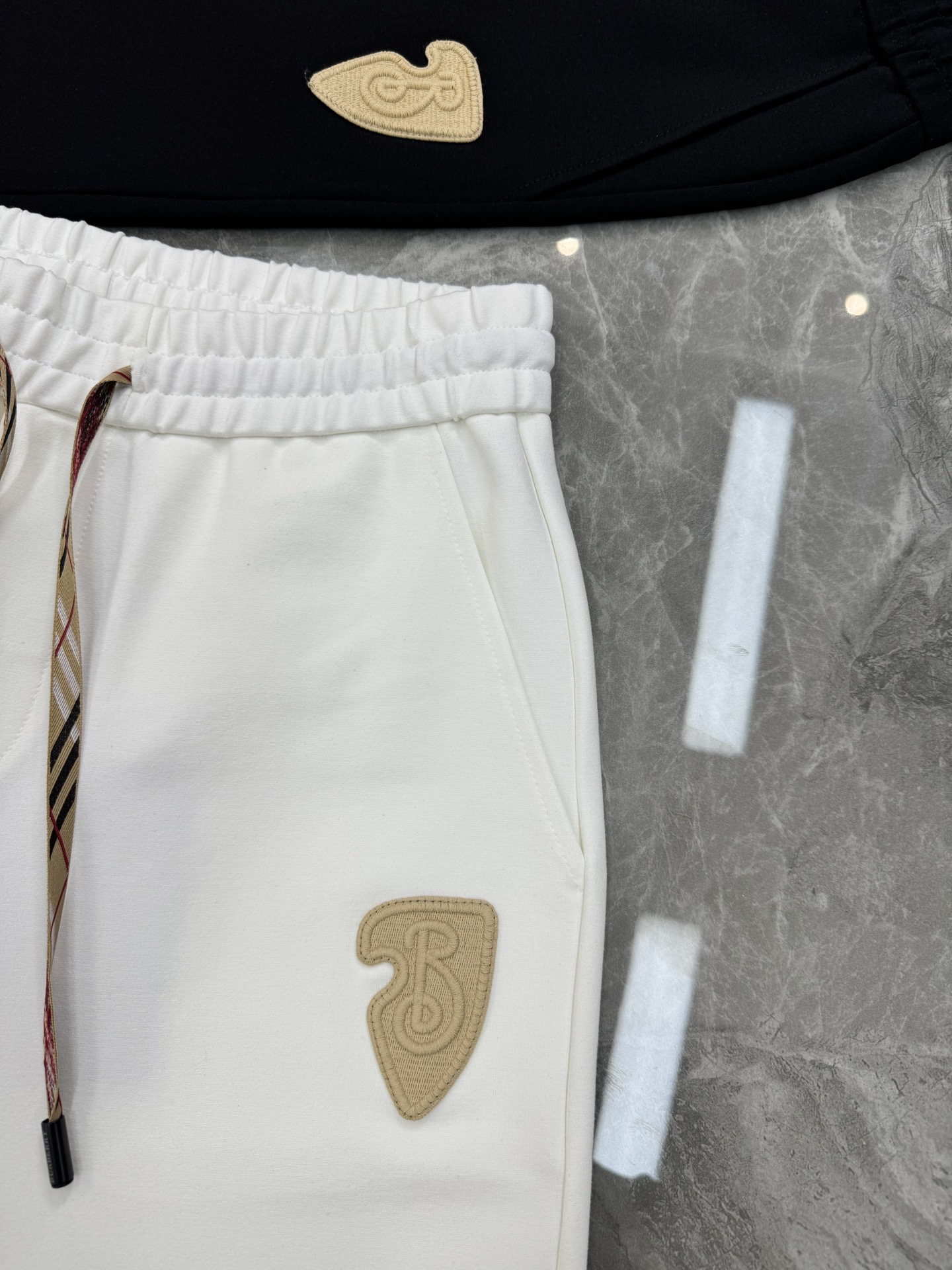 BBR*巴宝莉25S夏季新款运动休闲五分短裤🩳尊贵皇家新款推荐.口袋下方3D绣花.立体有型层次分明.后口