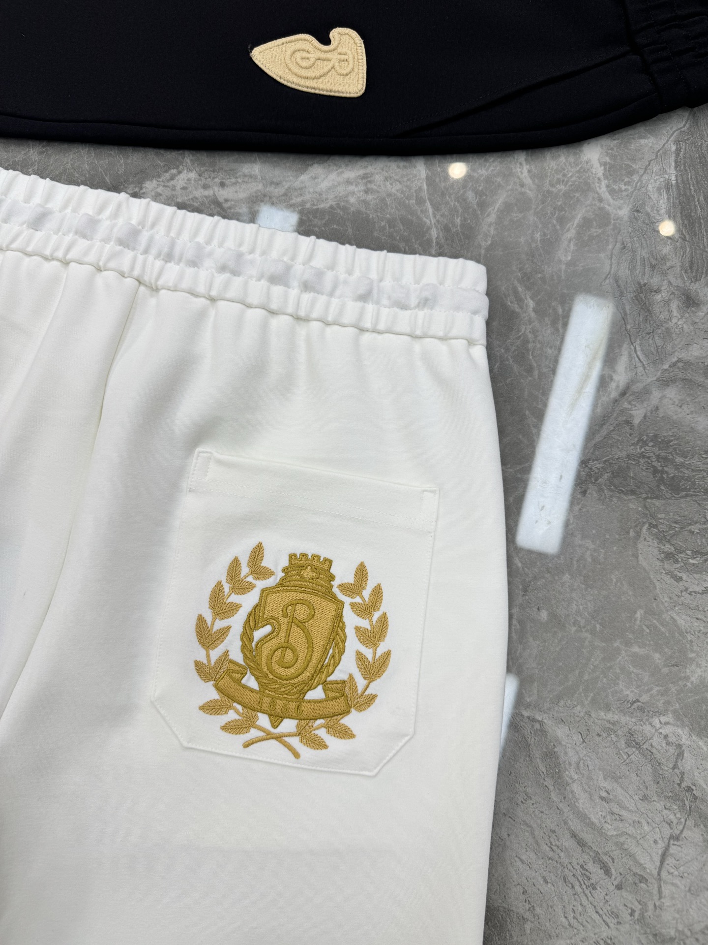 BBR*巴宝莉25S夏季新款运动休闲五分短裤🩳尊贵皇家新款推荐.口袋下方3D绣花.立体有型层次分明.后口