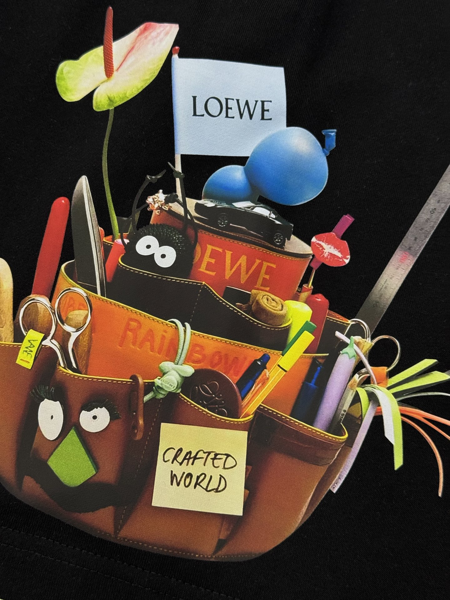 短袖 短裤
        漫画感～Loewe罗意威*潮牌25s新款情侣款五分短裤.官网同步！360g毛