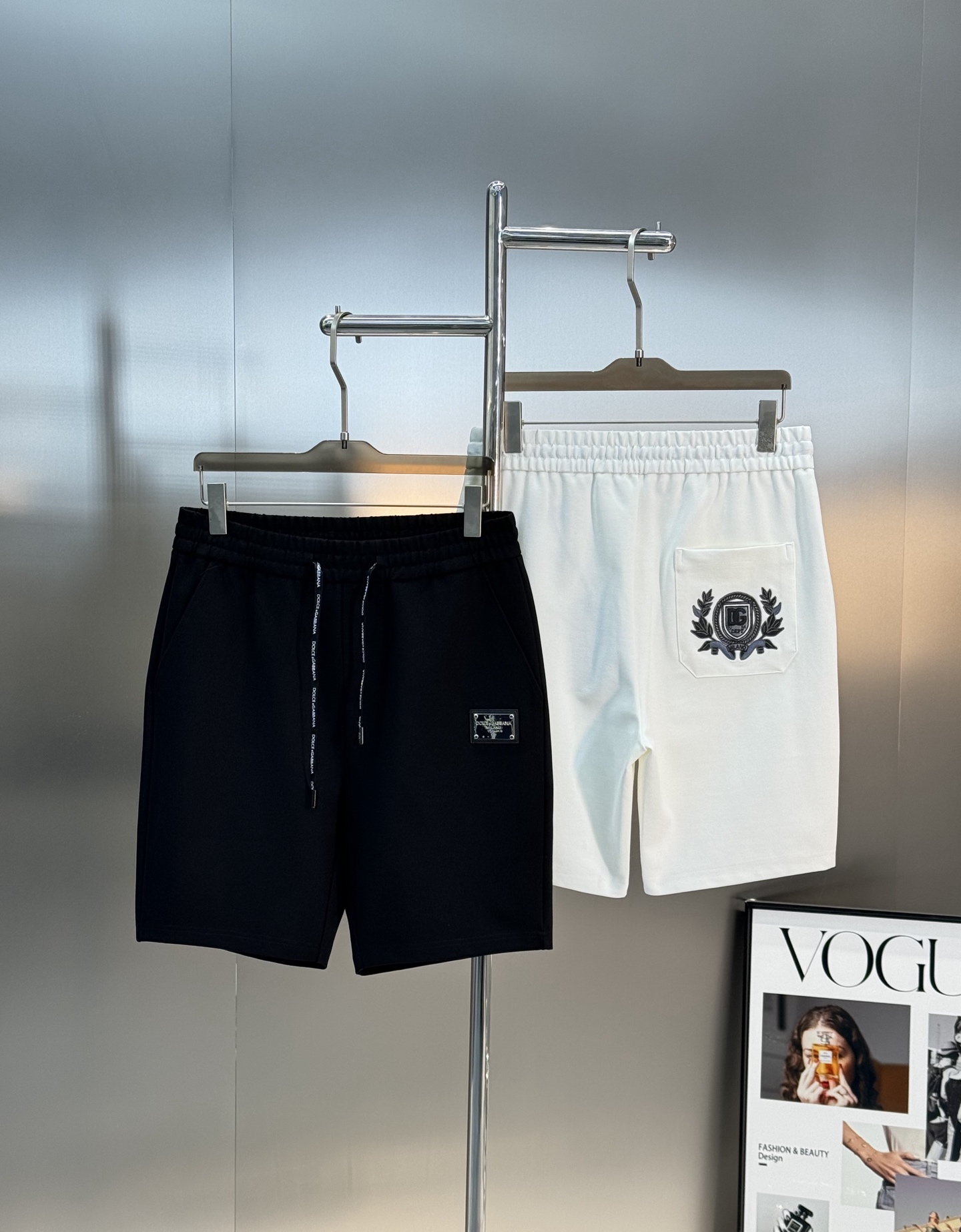 D&G杜嘉-班纳25s春夏新款五分短裤🩳口袋原版五金皮标搭配.后口袋尊贵皇室花型绣花设计.着身廓形独一无