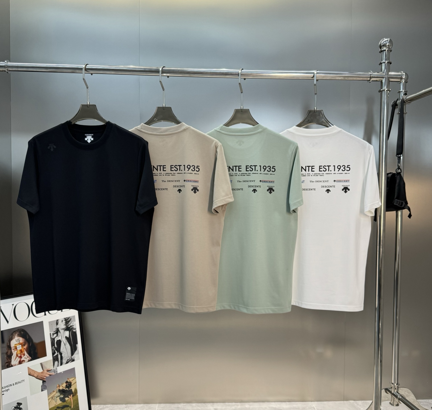 DESCENT*迪桑-特25s新品.90周年纪念T恤.纯色系推荐！肩部经典标识.定制原版硅胶立体设计.简
