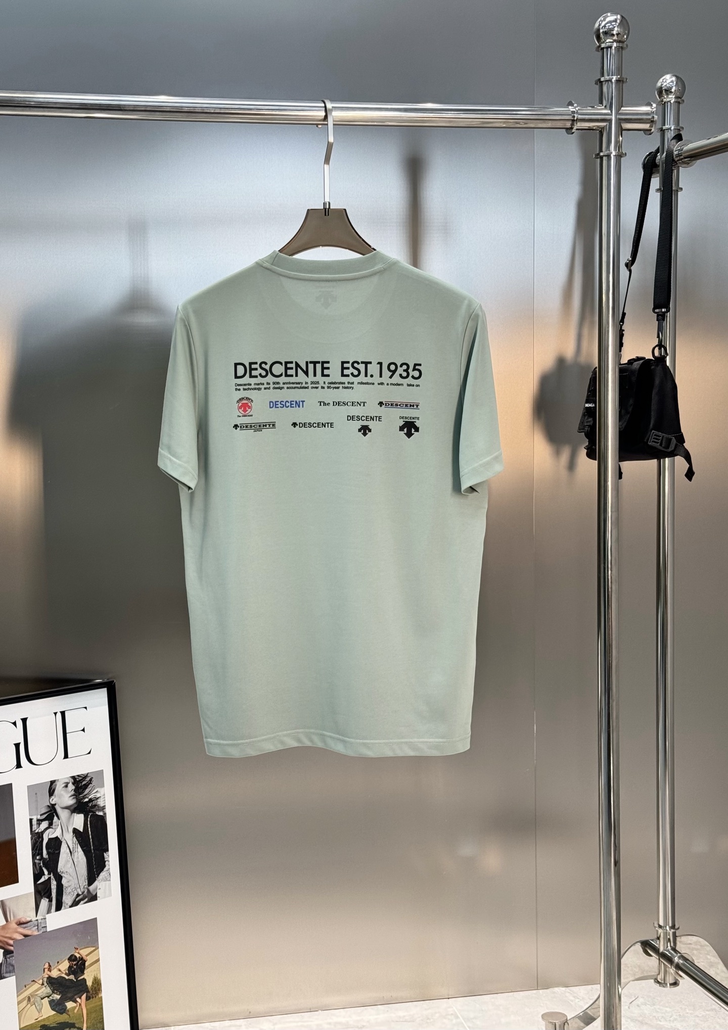 DESCENT*迪桑-特25s新品.90周年纪念T恤.纯色系推荐！肩部经典标识.定制原版硅胶立体设计.简