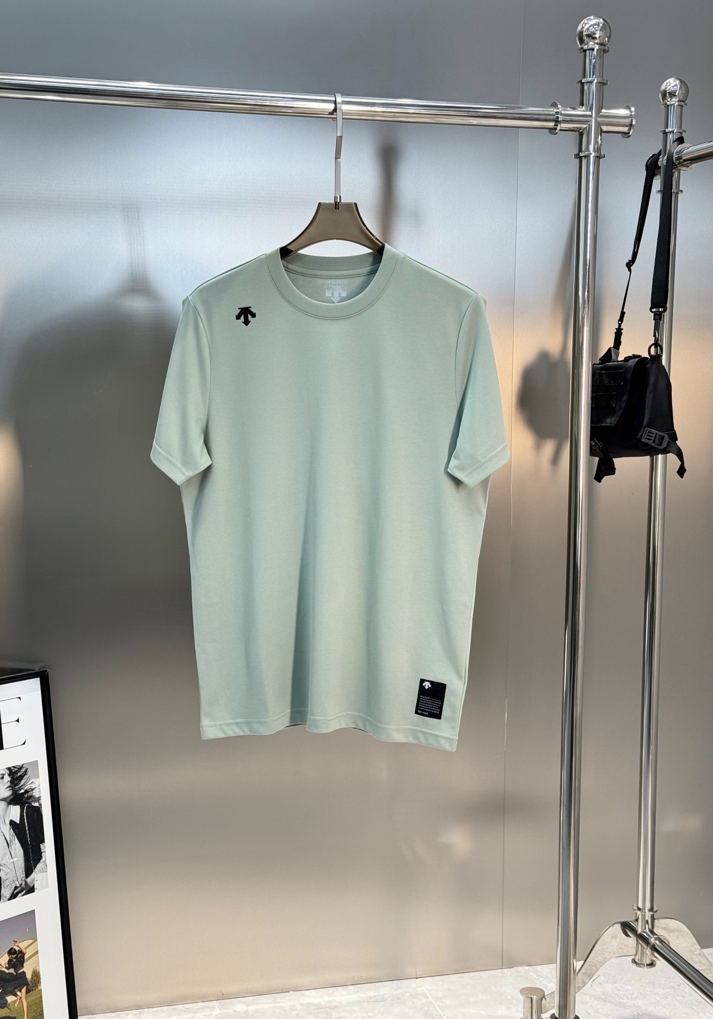 DESCENT*迪桑-特25s新品.90周年纪念T恤.纯色系推荐！肩部经典标识.定制原版硅胶立体设计.简