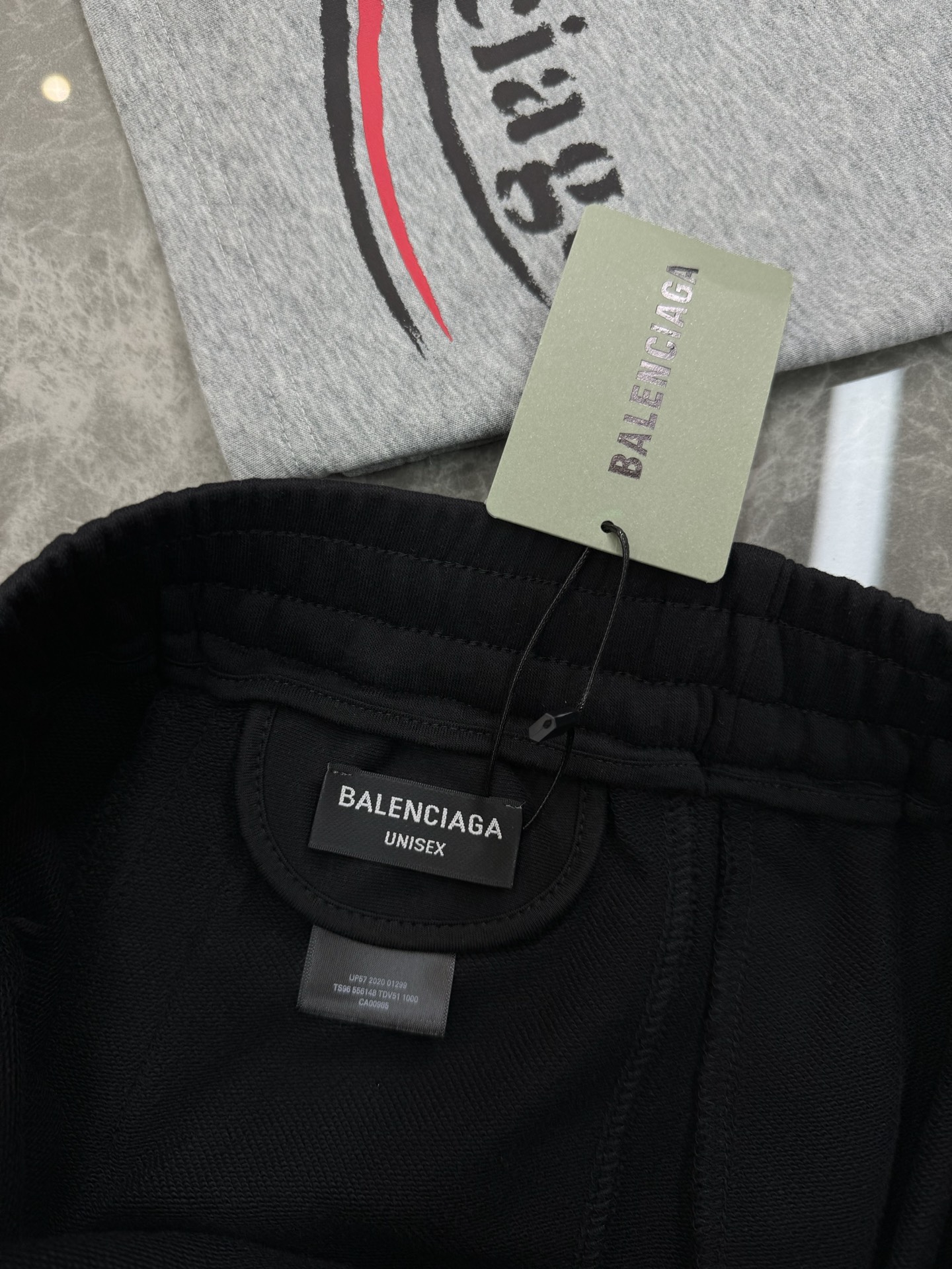 
        Balenciaga巴黎世家25s新款情侣款五分短裤.官网同步！360g毛线圈棉质饱满