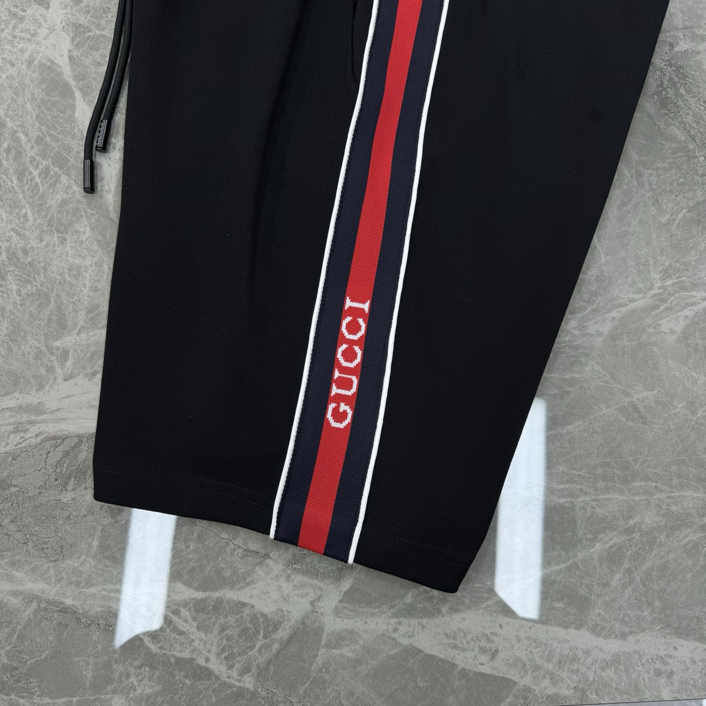 GUCC*古奇25s潮牌五分短裤.超高品”2025新款运动套装.男女同款！休闲运动风格.经典大牌新推系列