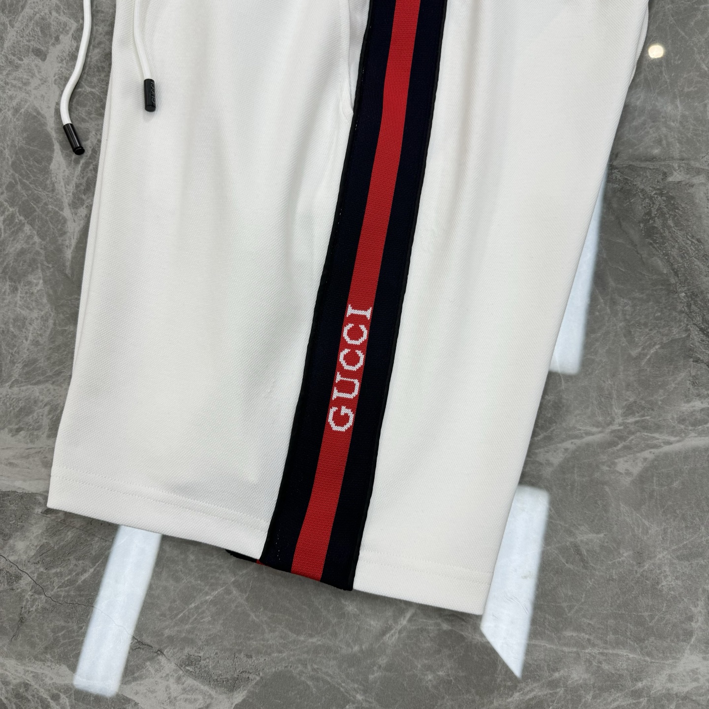 GUCC*古奇25s潮牌五分短裤.超高品”2025新款运动套装.男女同款！休闲运动风格.经典大牌新推系列