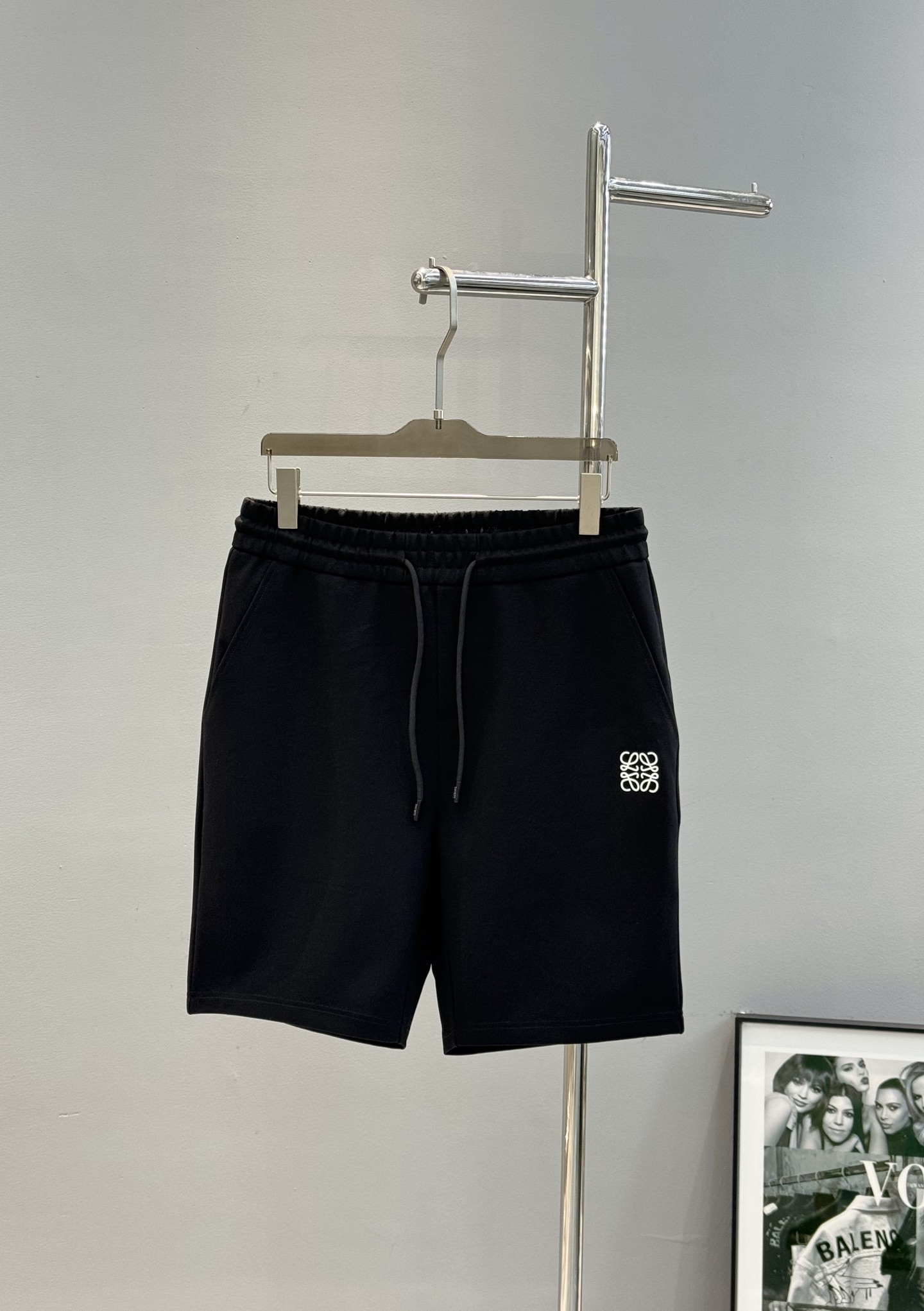 LOEWE罗意威25s夏季新款五分短裤！爆款推荐！完美3D刺绣品牌图形.后口袋刺绣🪡工艺.完美的丰富大家