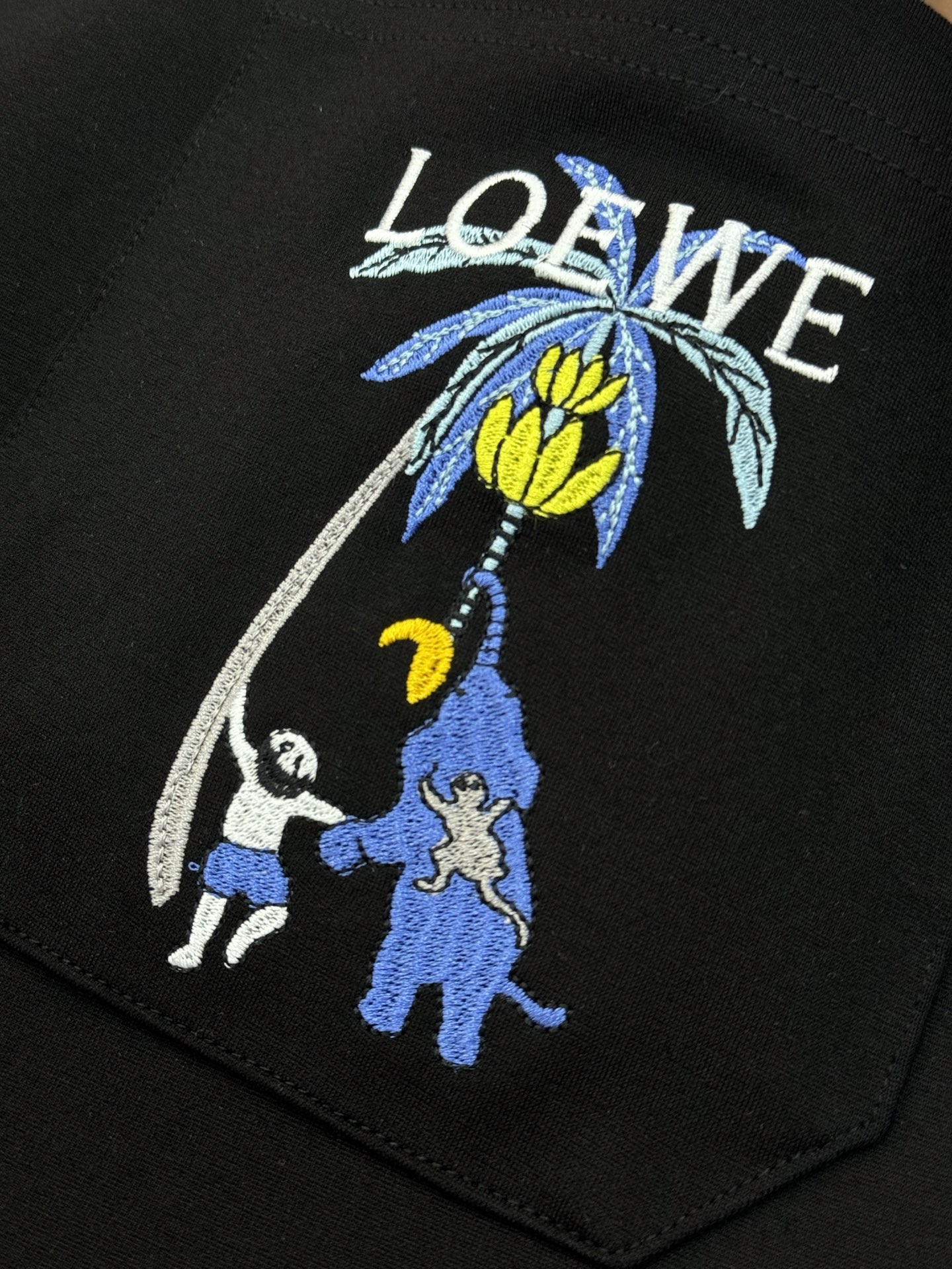 LOEWE罗意威25s夏季新款五分短裤！爆款推荐！完美3D刺绣品牌图形.后口袋刺绣🪡工艺.完美的丰富大家