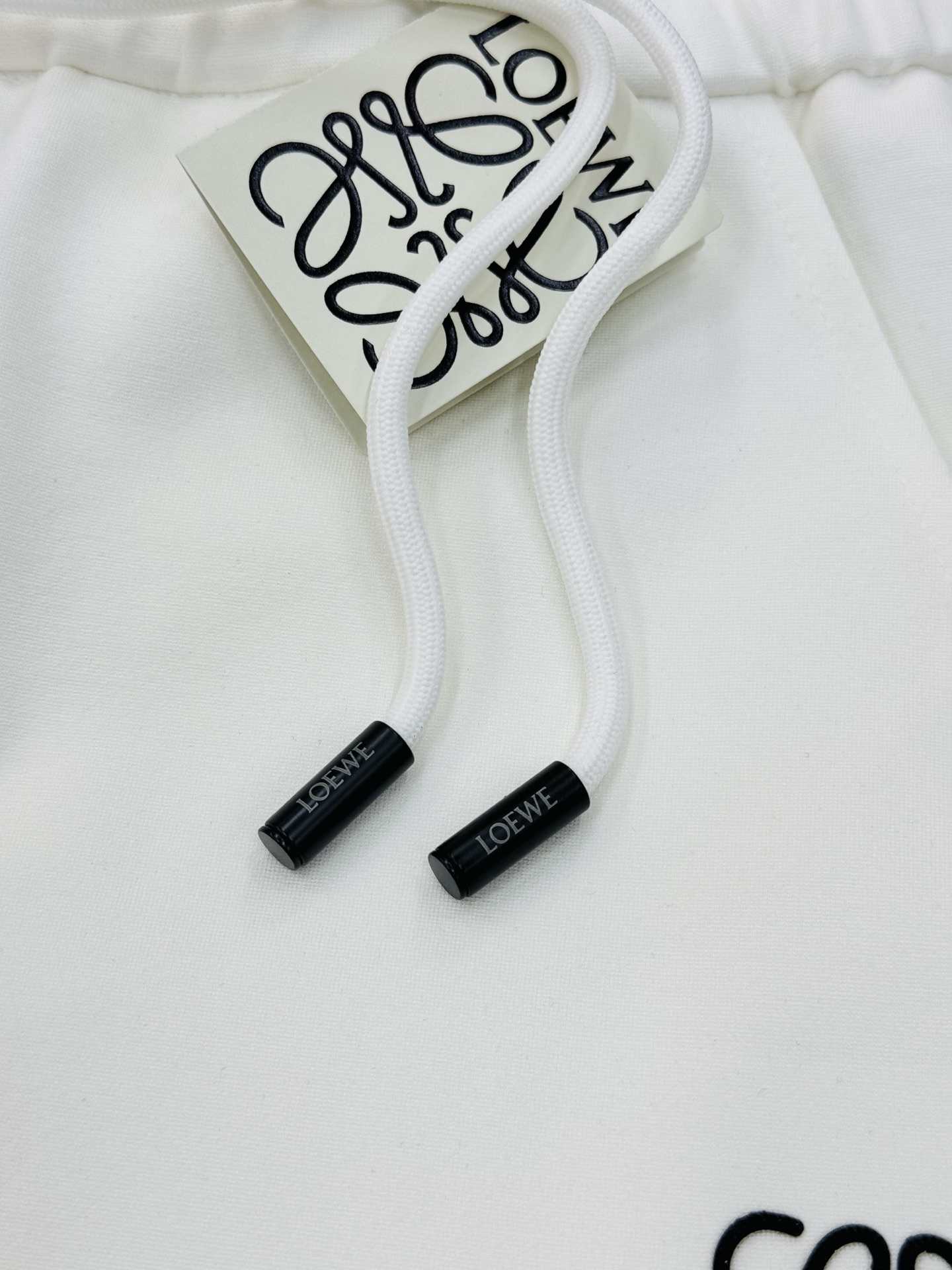 LOEWE罗意威25s夏季新款五分短裤！爆款推荐！完美3D刺绣品牌图形.后口袋刺绣🪡工艺.完美的丰富大家