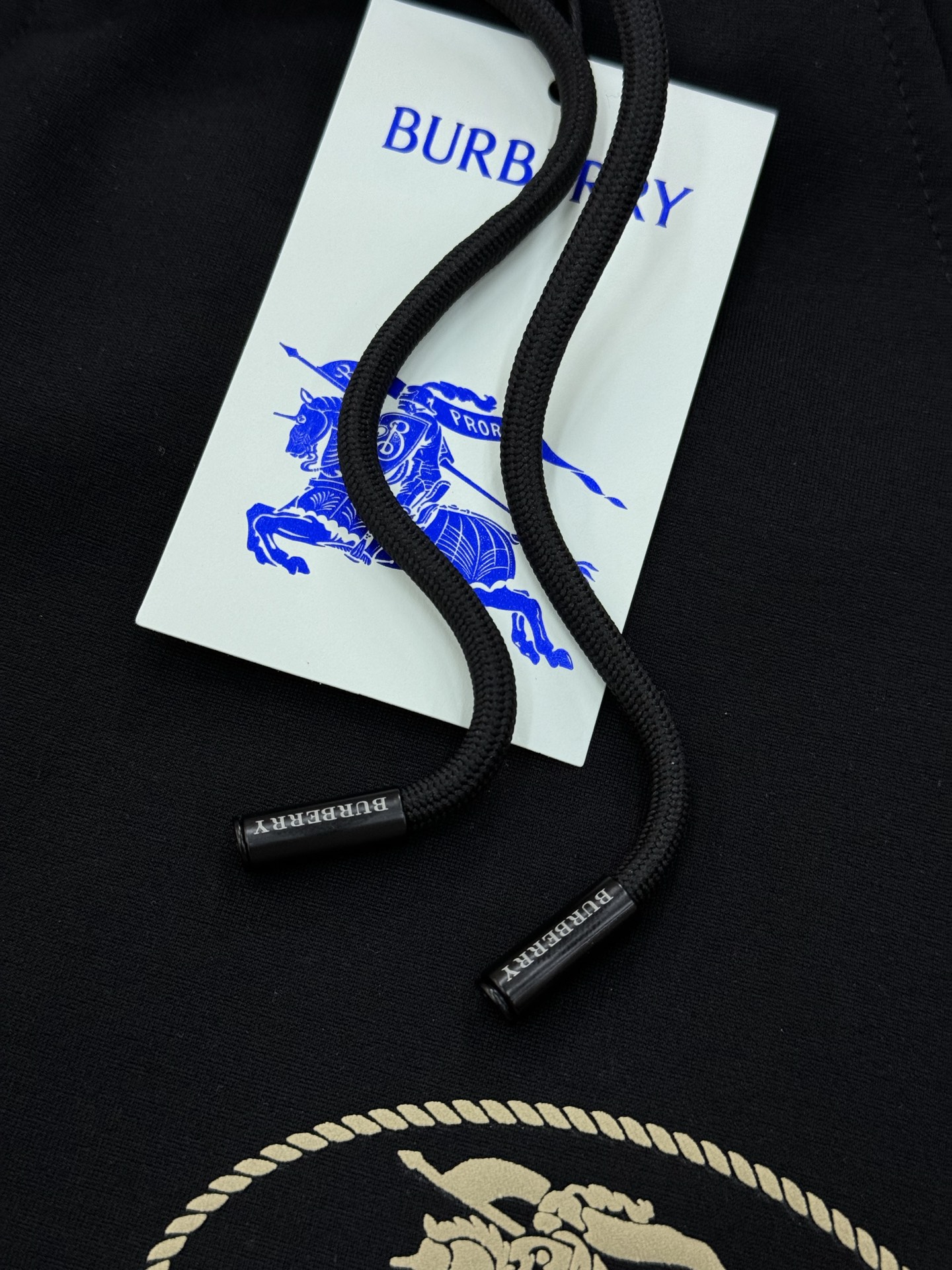 BBR*巴宝莉*25S五分休闲短裤.基础款推荐.口袋下方经典战马烫画工艺.进口高端锦棉面料.手感舒适透气