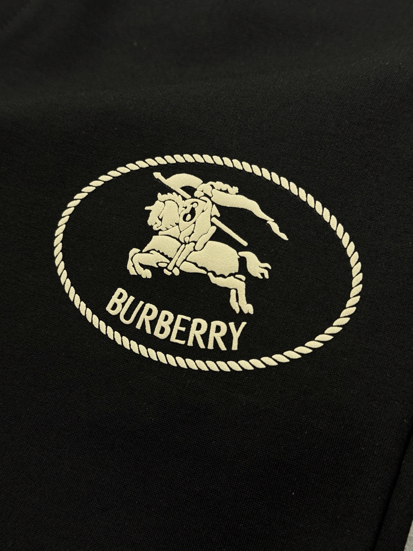 BBR*巴宝莉*25S五分休闲短裤.基础款推荐.口袋下方经典战马烫画工艺.进口高端锦棉面料.手感舒适透气