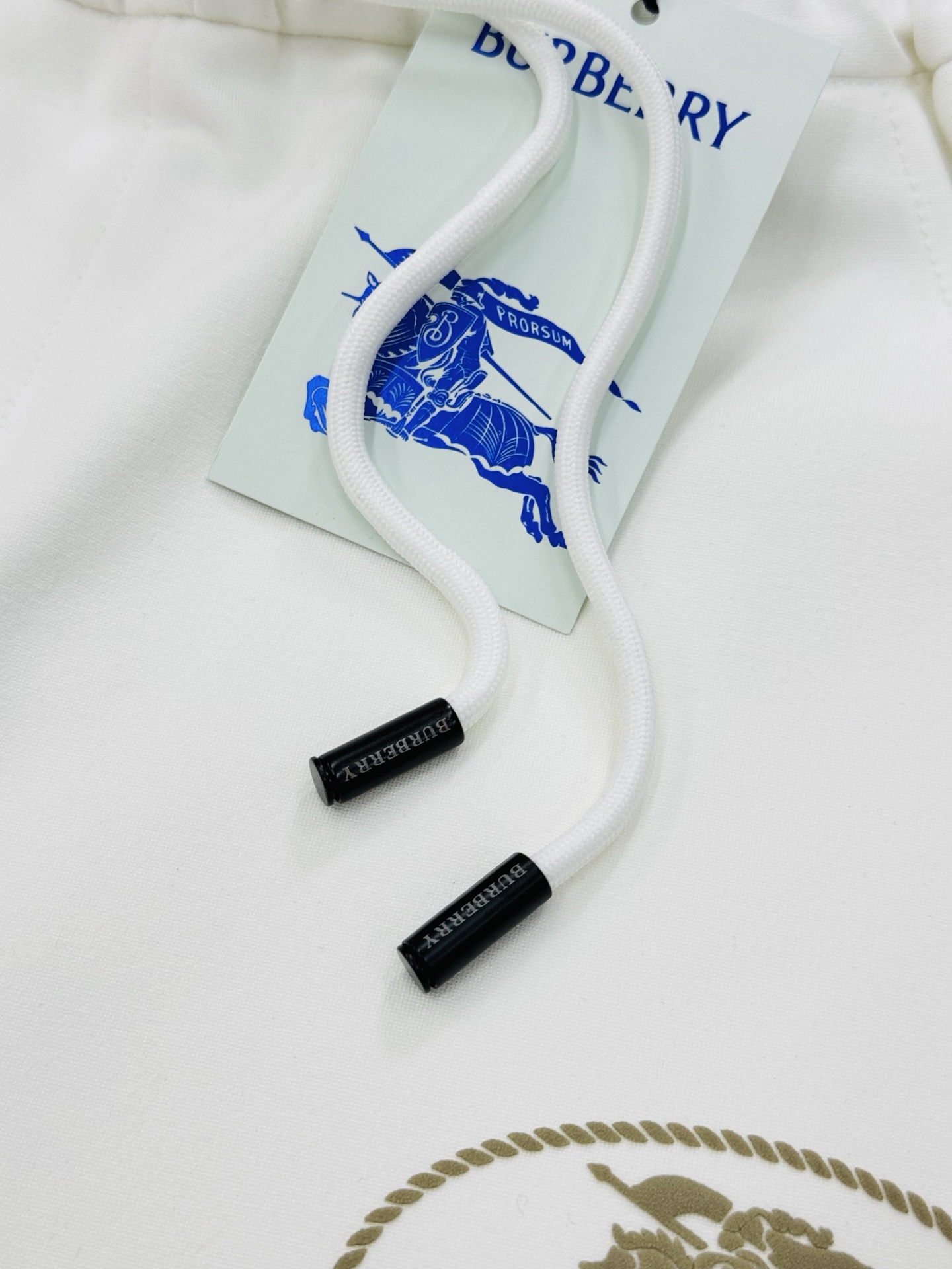 BBR*巴宝莉*25S五分休闲短裤.基础款推荐.口袋下方经典战马烫画工艺.进口高端锦棉面料.手感舒适透气