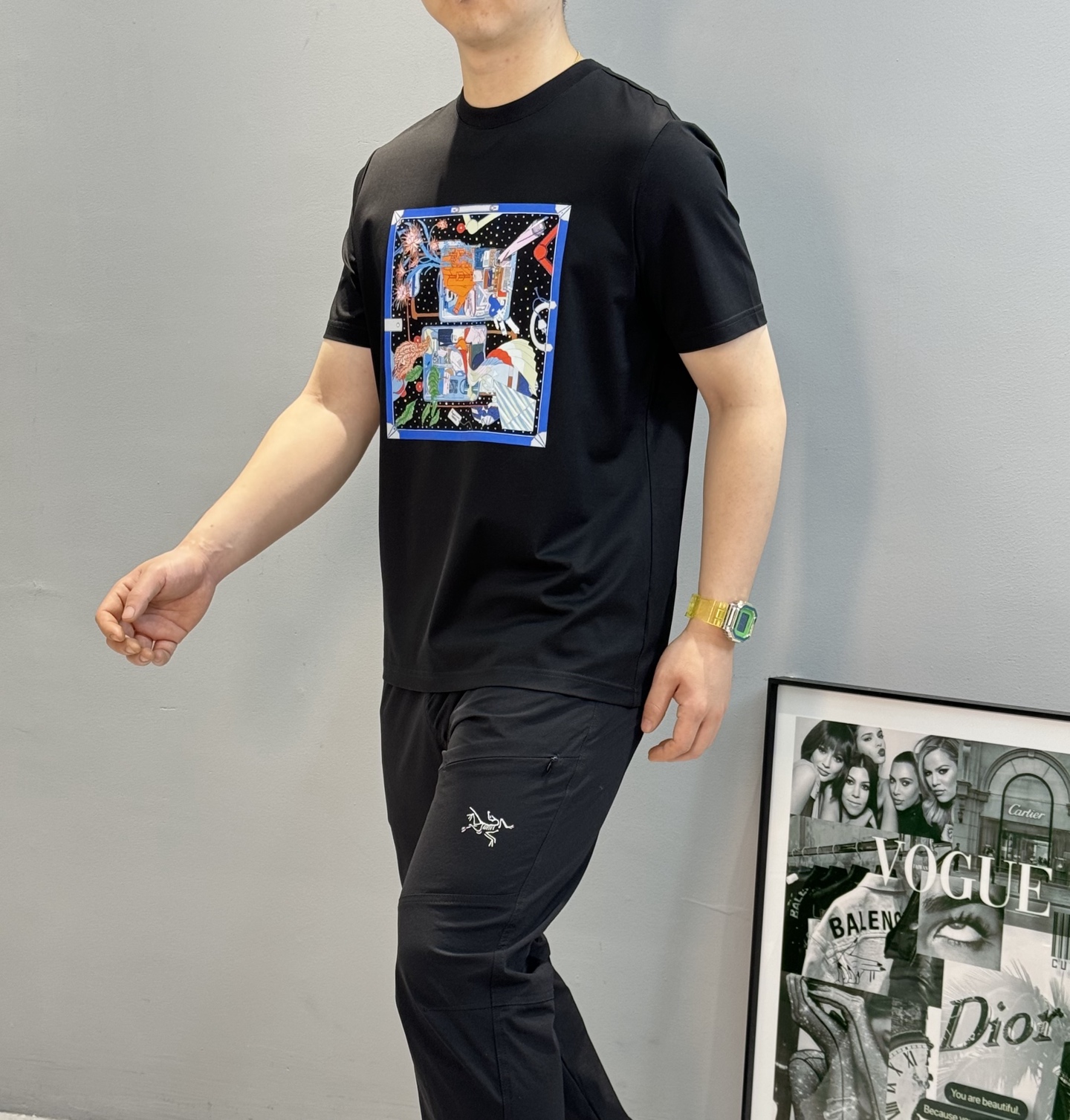 
        HERM*S爱马仕25s新款丝光棉T恤.新品为全新系列注入满满活力，这款单品用心甄选1