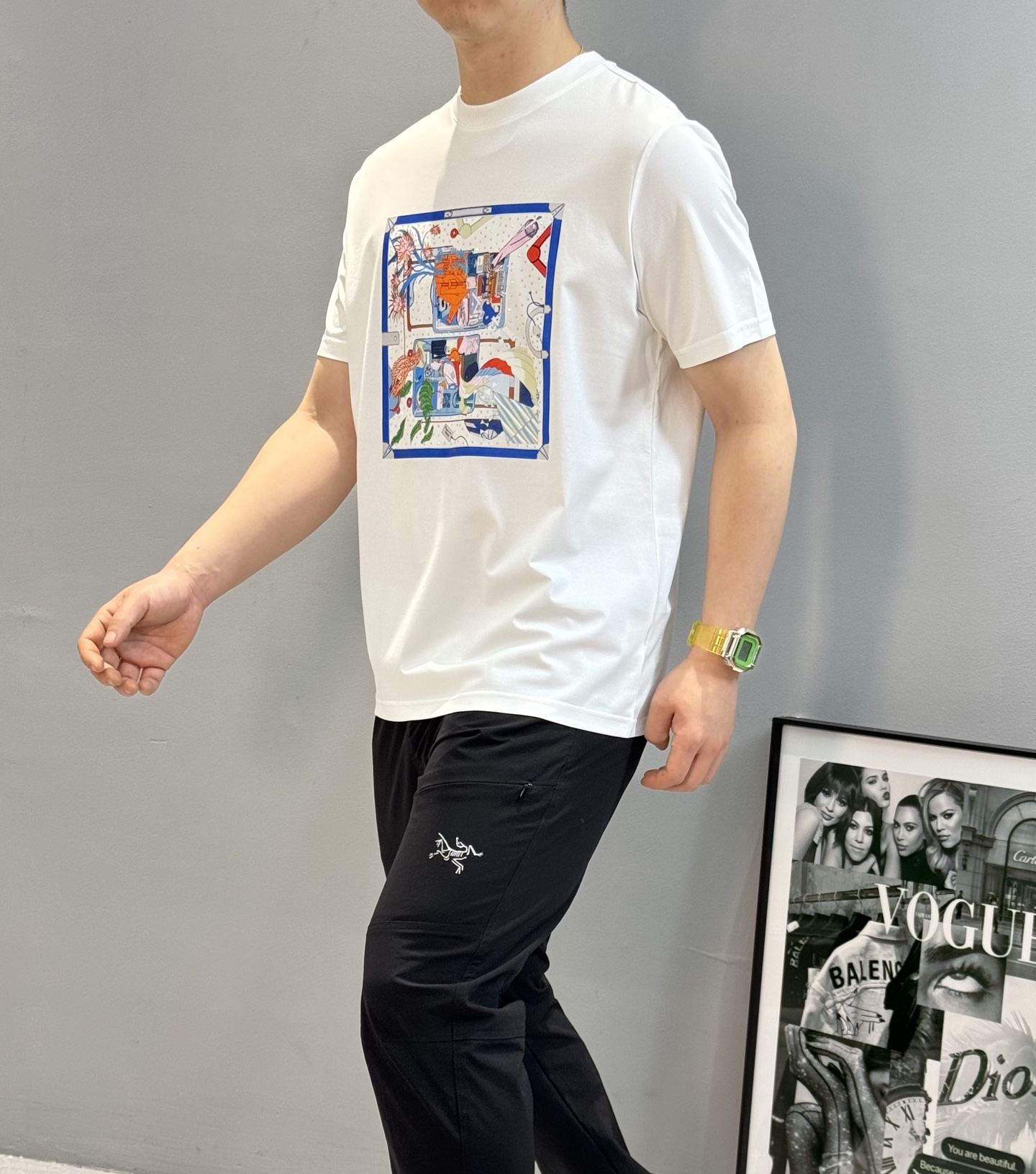 
        HERM*S爱马仕25s新款丝光棉T恤.新品为全新系列注入满满活力，这款单品用心甄选1