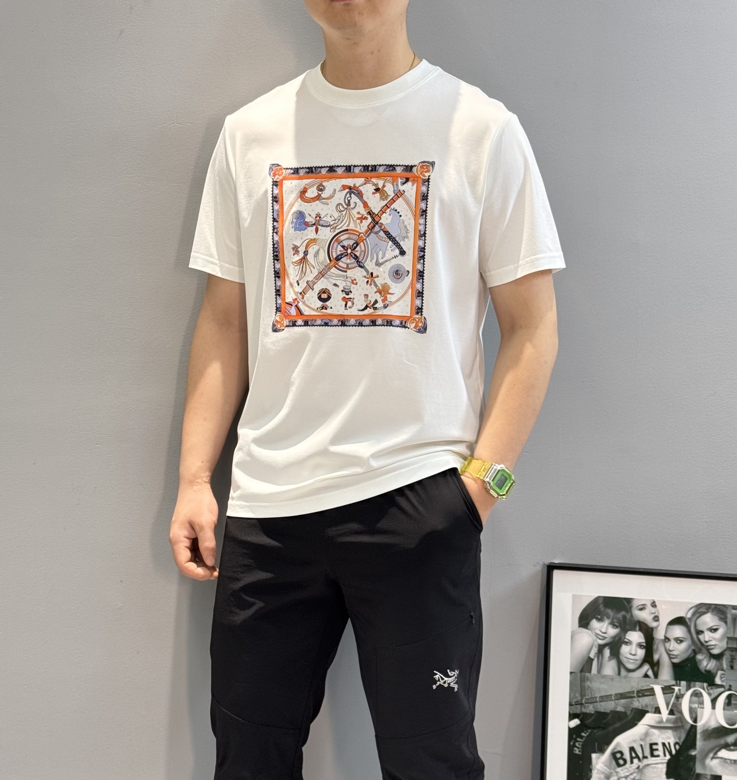 
HERM*S爱马仕25s新款丝光棉T恤.新品为全新系列注入满满活力，这款单品用心甄选190g丝光棉面料