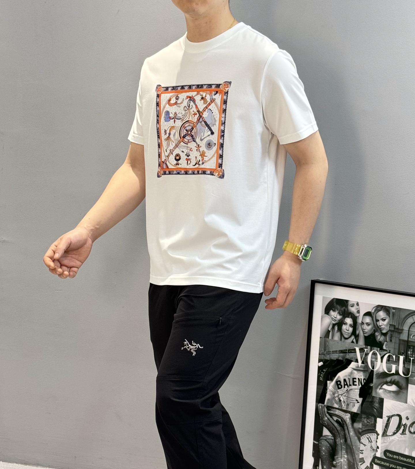 
HERM*S爱马仕25s新款丝光棉T恤.新品为全新系列注入满满活力，这款单品用心甄选190g丝光棉面料