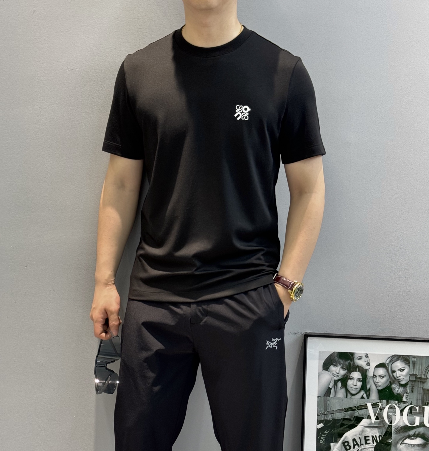 短袖 短裤
LOEW*E罗意威25s夏季男士圆领短袖.联名昂跑原单品质！高品质190g丝光棉面料.超柔软