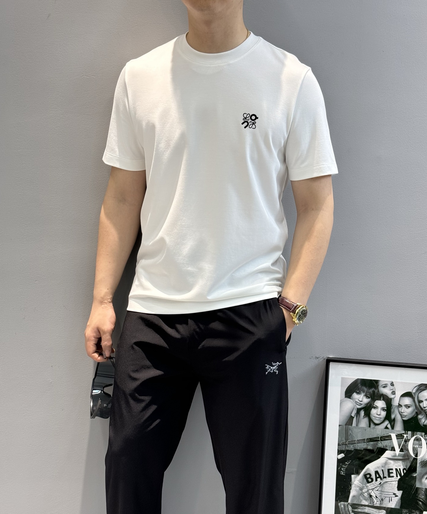 短袖 短裤
LOEW*E罗意威25s夏季男士圆领短袖.联名昂跑原单品质！高品质190g丝光棉面料.超柔软