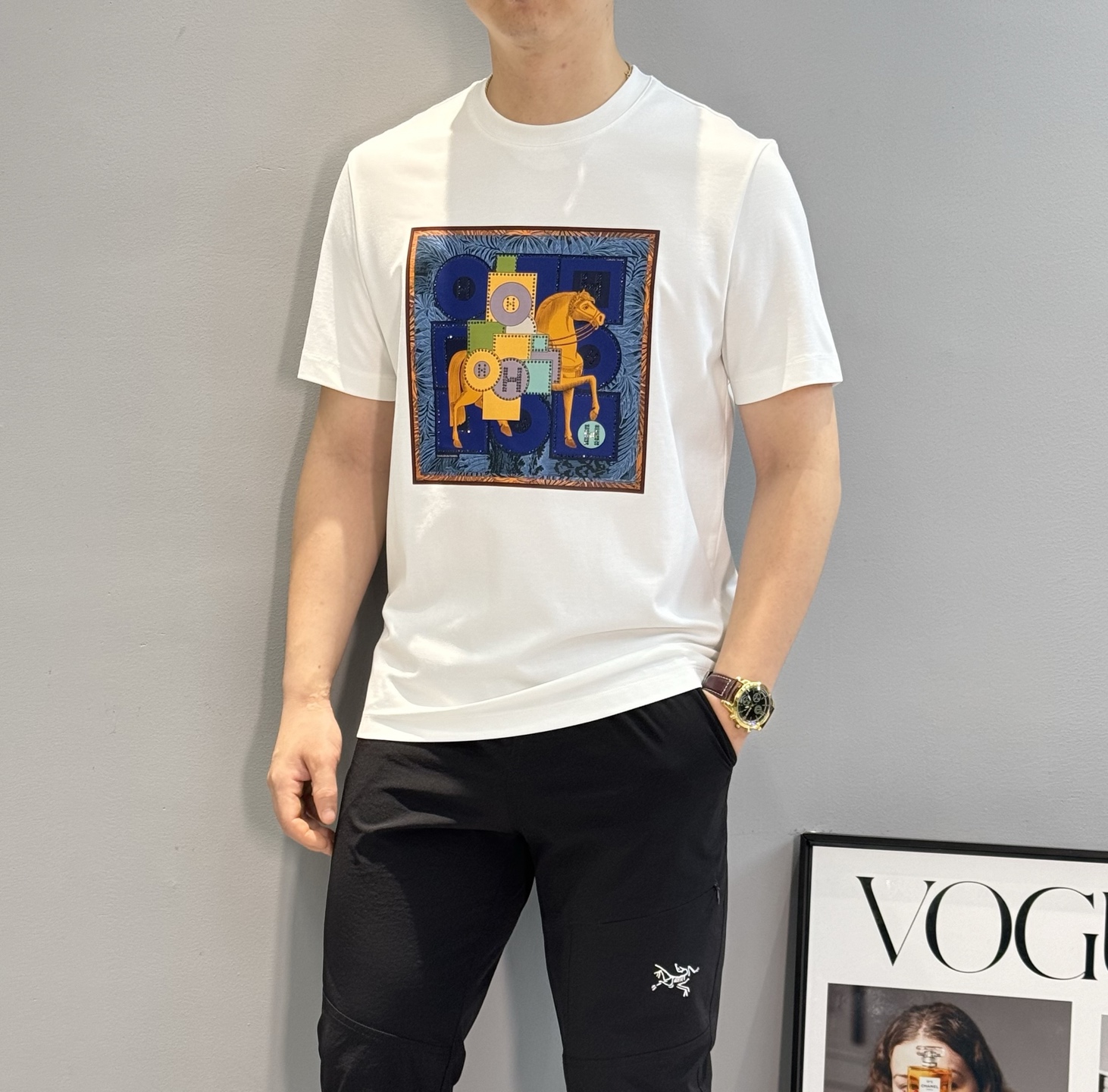 
HERM*S爱马仕25s新款丝光棉T恤.新品为全新系列注入满满活力，这款单品用心甄选190g丝光棉面料