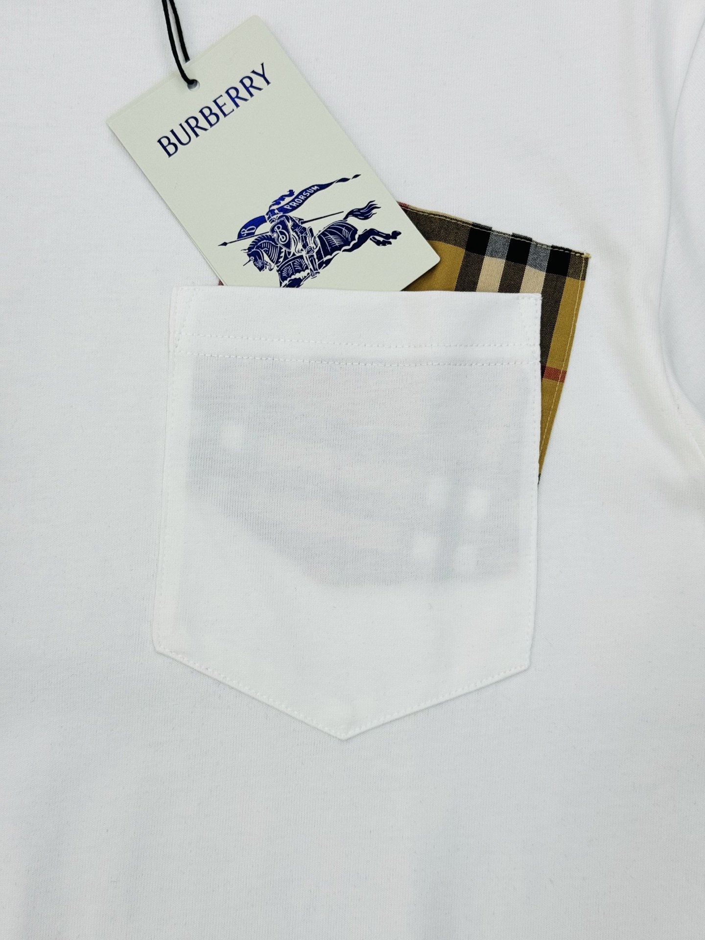 
        BBR*巴宝-莉25ss限定款T恤.男女同款！260g克高品质全精梳棉，胸口口袋拼接格