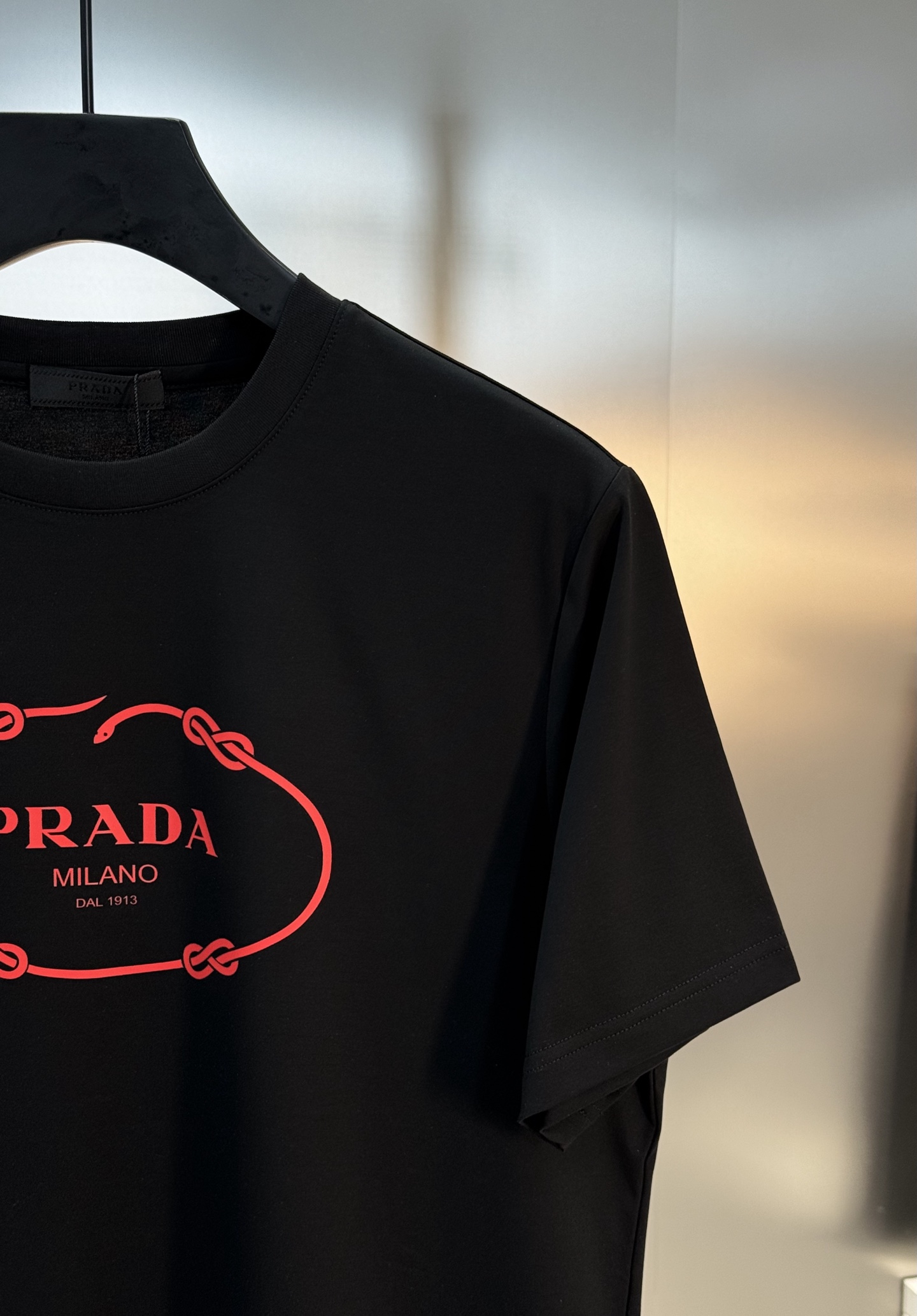 无敌推送，P RAD*好看好穿的永恒经典系列！！PRAD 普拉*25S春夏男士圆领短袖..优选190g丝