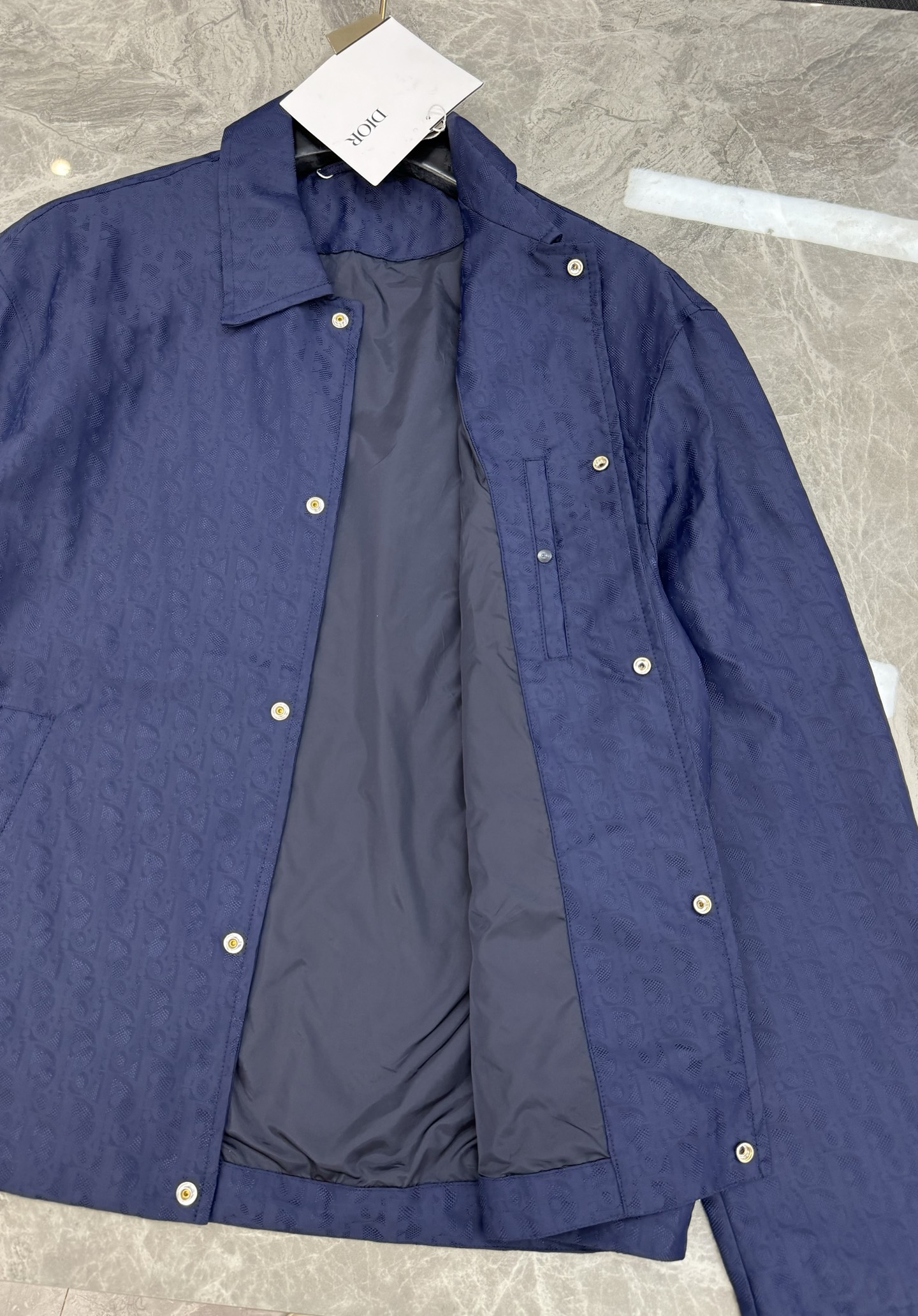 
        Dior迪奥25ss新款蓝色斜纹面料.原单推荐！Oblique 印花夹克.数码印花纹面