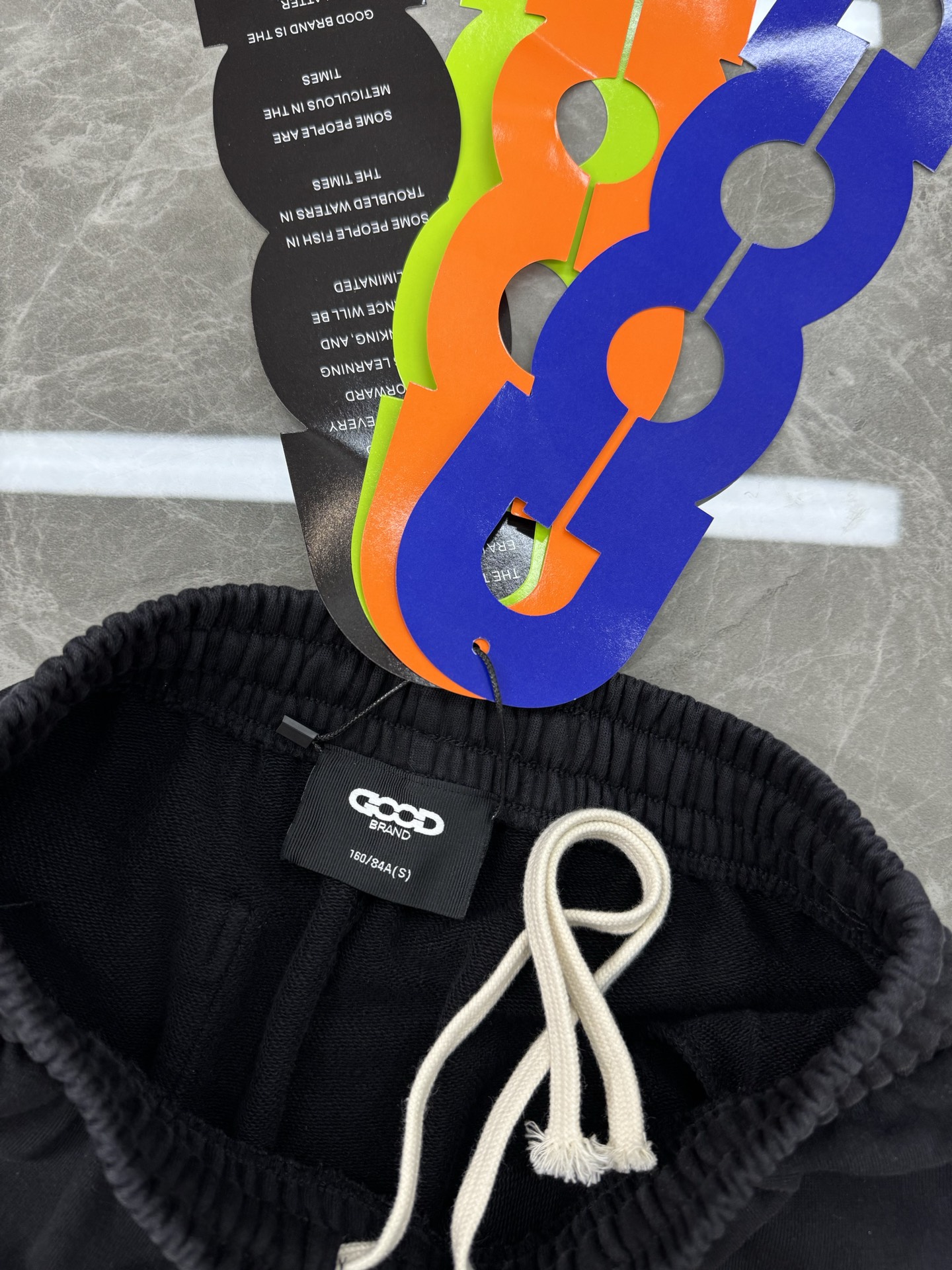 
        GOODBRAND原单做旧泼墨短裤.男女同款！品牌自成立之初就以每一步都要有学习和思考