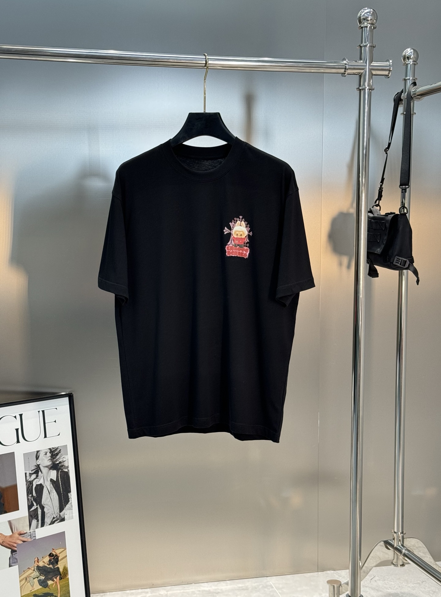 LABUBU 卡通印花‼️短袖T恤.男女同款.采用230克新疆棉冰感索罗娜面料，通过索罗娜科技处理 在夏