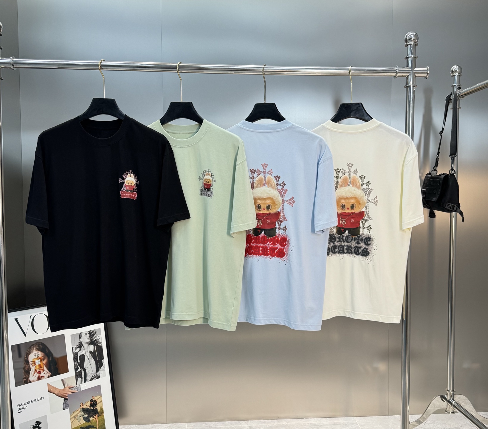 LABUBU 卡通印花‼️短袖T恤.男女同款.采用230克新疆棉冰感索罗娜面料，通过索罗娜科技处理 在夏