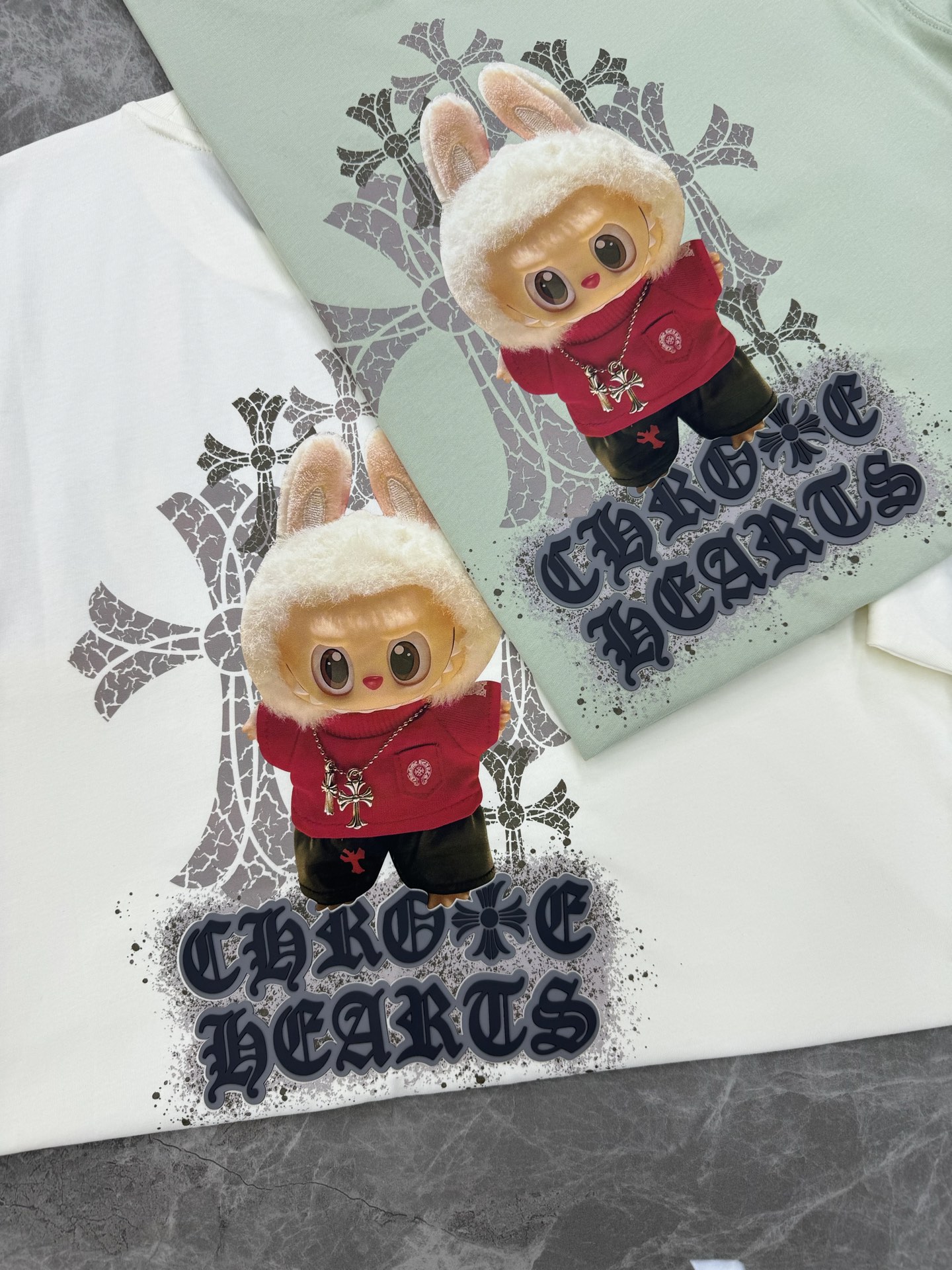 LABUBU 卡通印花‼️短袖T恤.男女同款.采用230克新疆棉冰感索罗娜面料，通过索罗娜科技处理 在夏