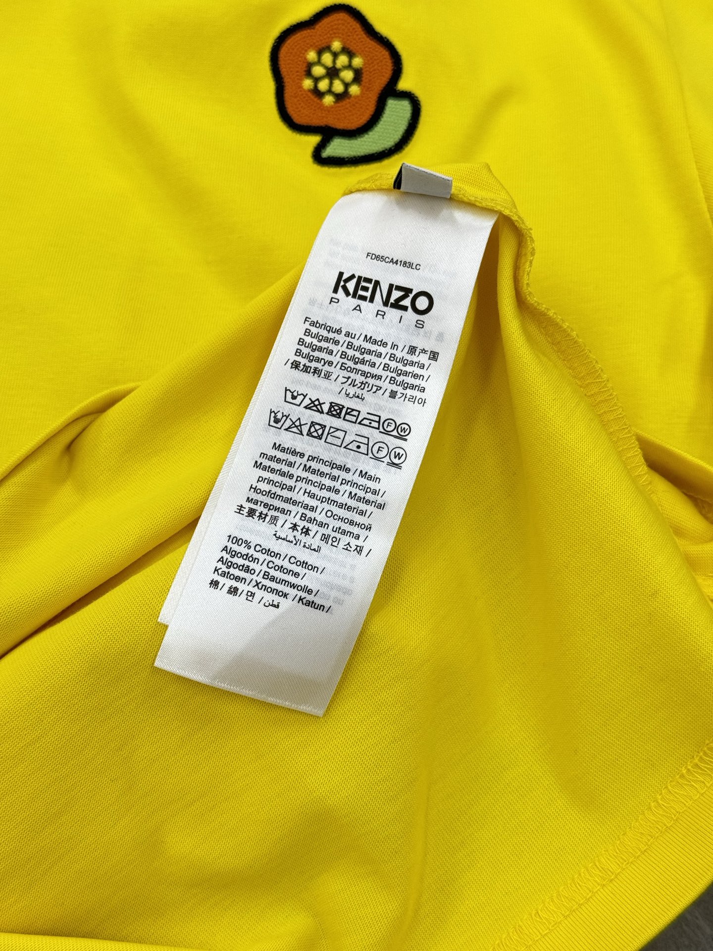 
Kenzo 新款原单休闲短袖T恤.男女同款推荐❤️优选240g纯棉面料，柔软舒适.透气性好.胸前品牌花