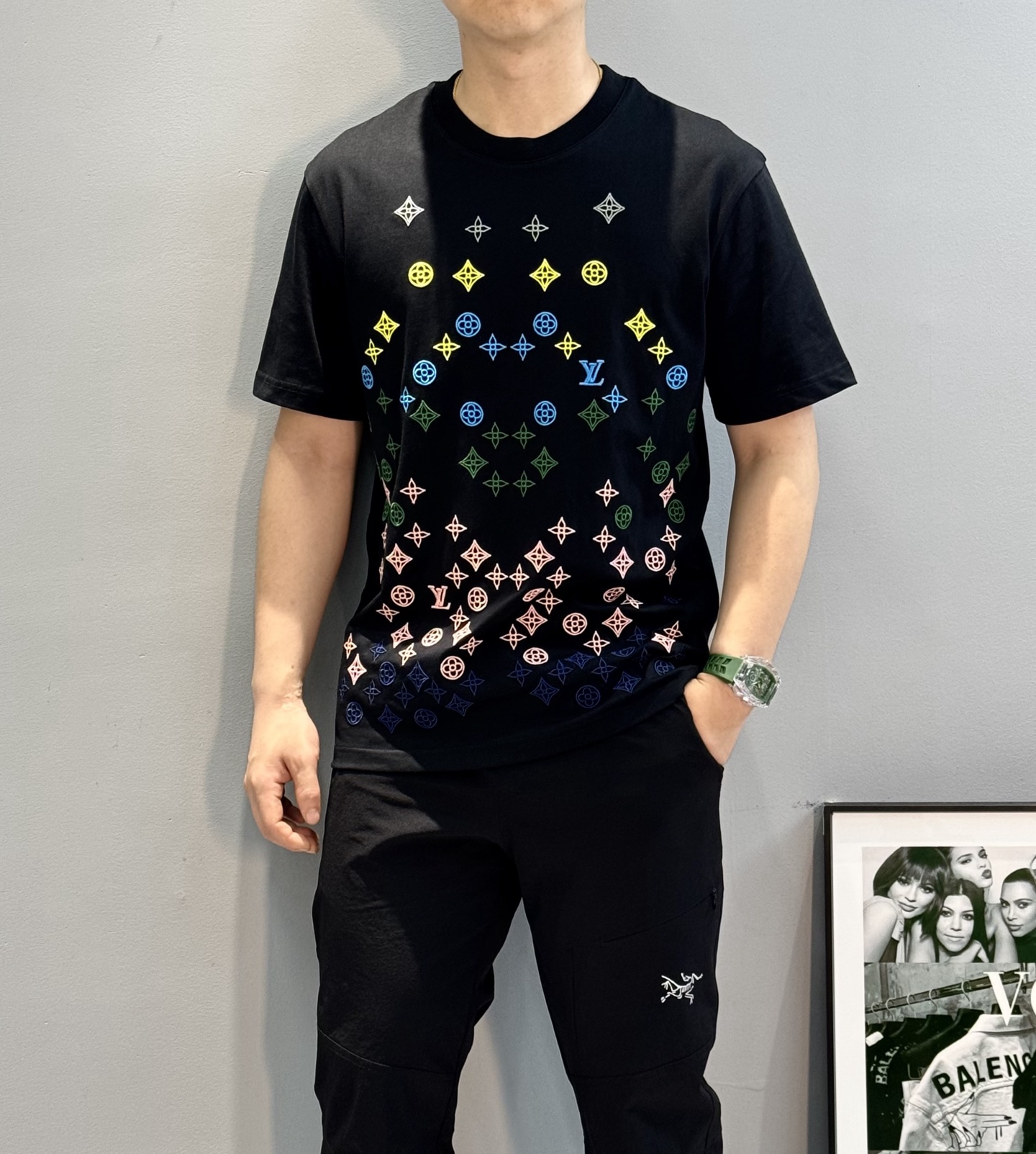 
驴牌*25SS新款T恤！3D立体重工绣花.品牌字母图老花图形立体绣花打造.时尚好看.潮男时尚感强.干净